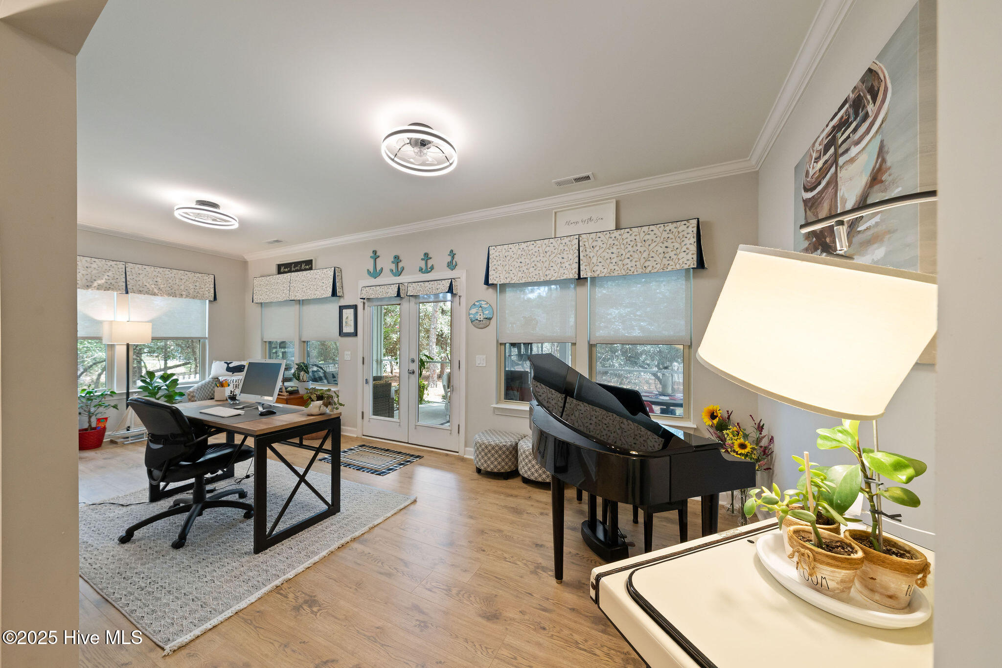 100529341 | Photo 28