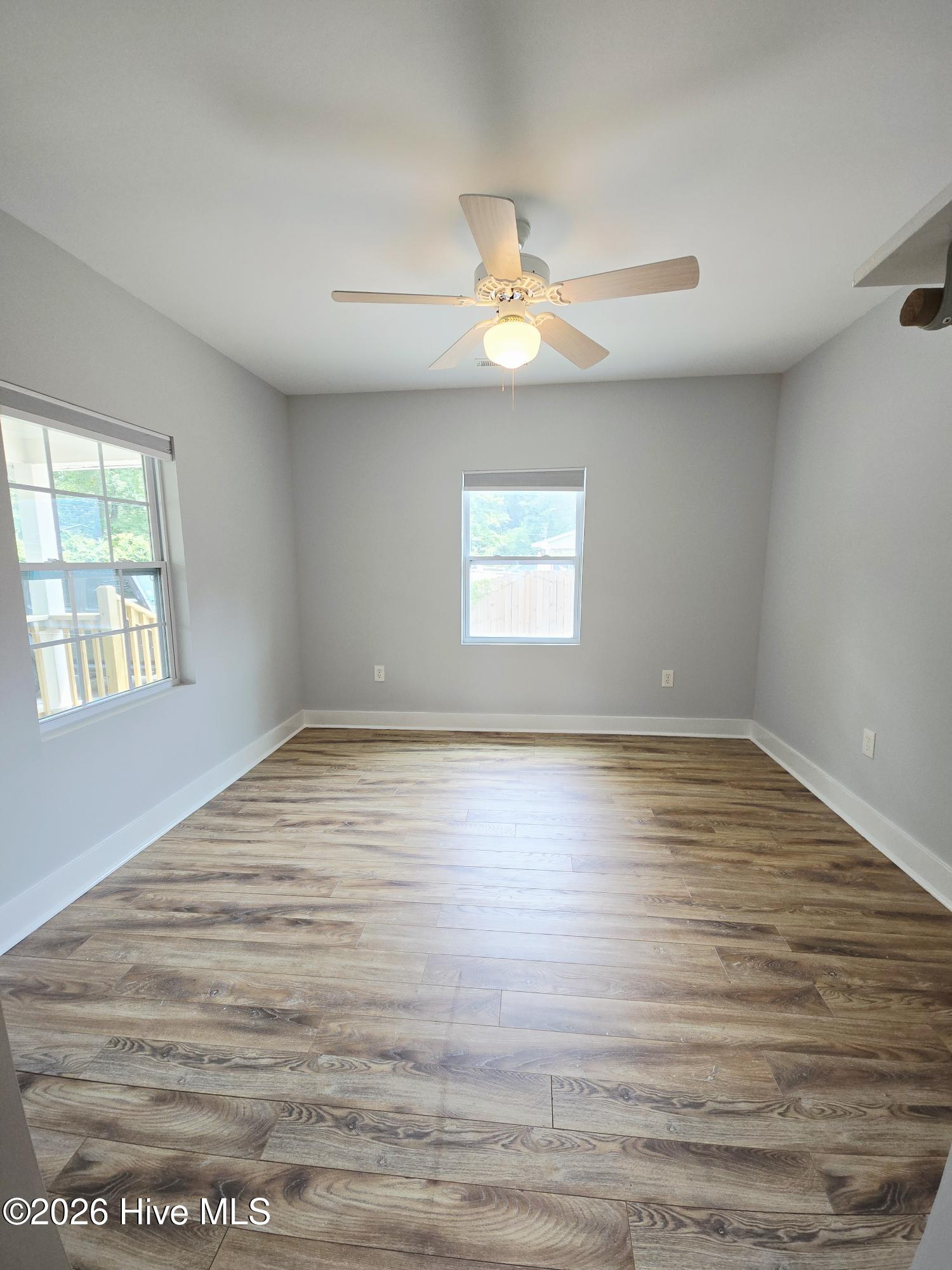 100592149 | Photo 6