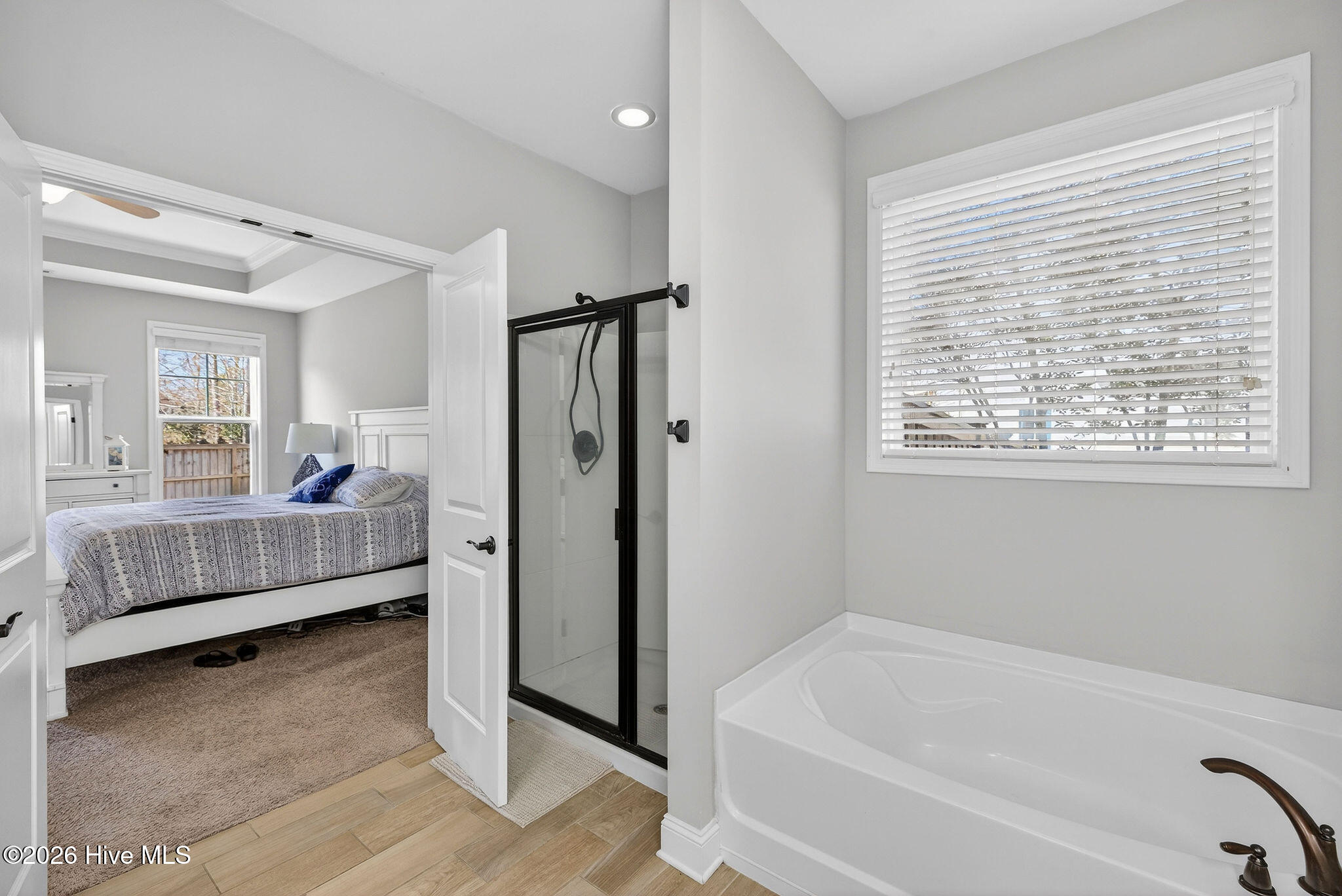 100547189 | Photo 24