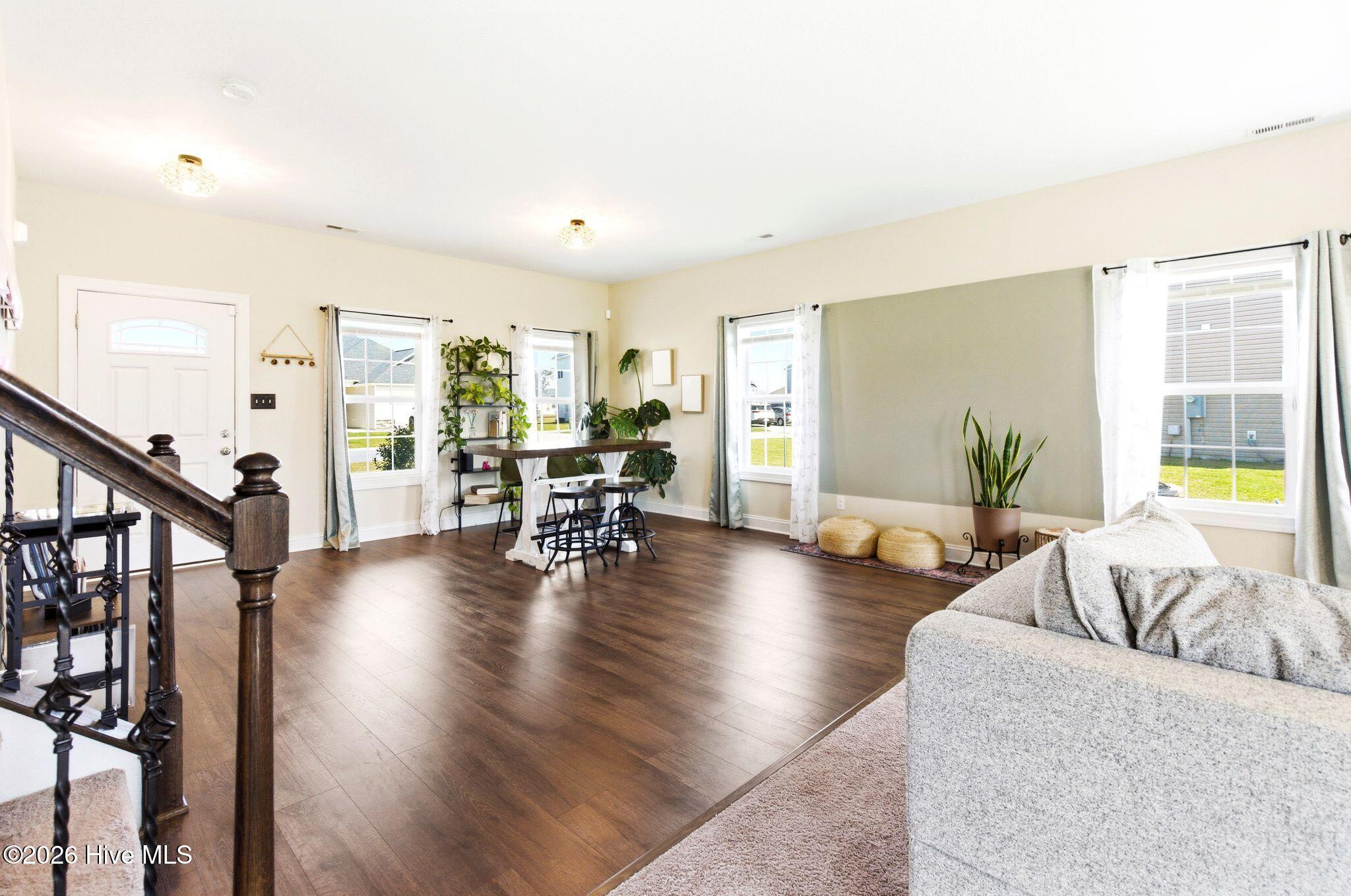 100563998 | Photo 10