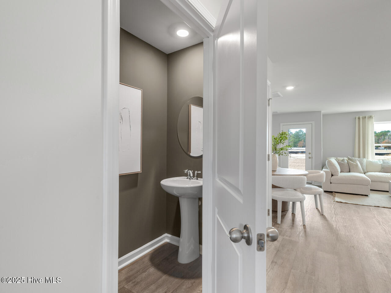 100512595 | Photo 18