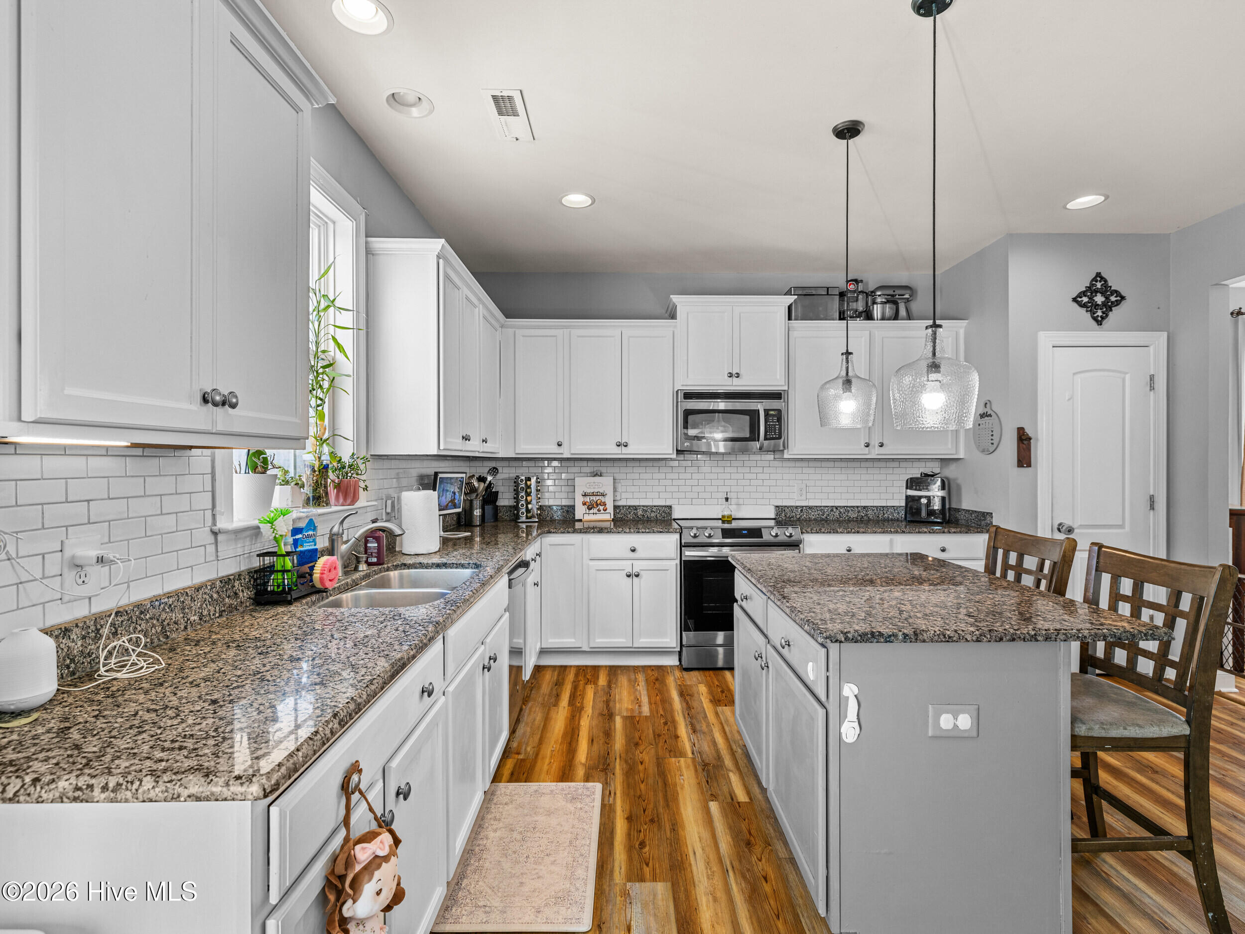 100554217 | Photo 22