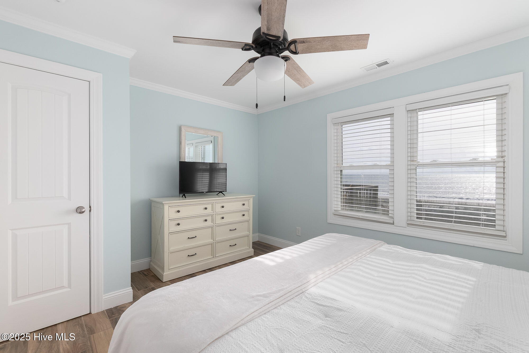 100543765 | Photo 15