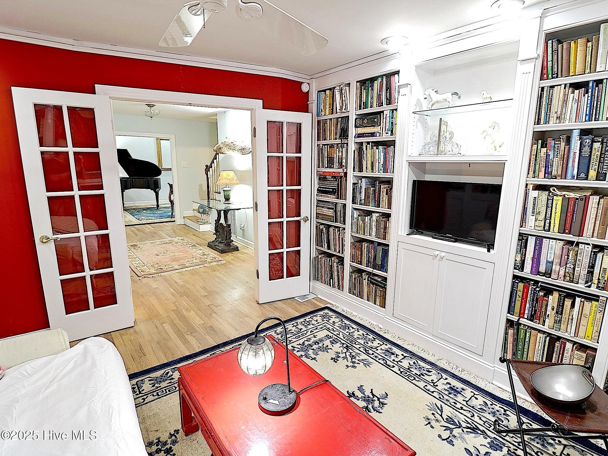 100504796 | Photo 30