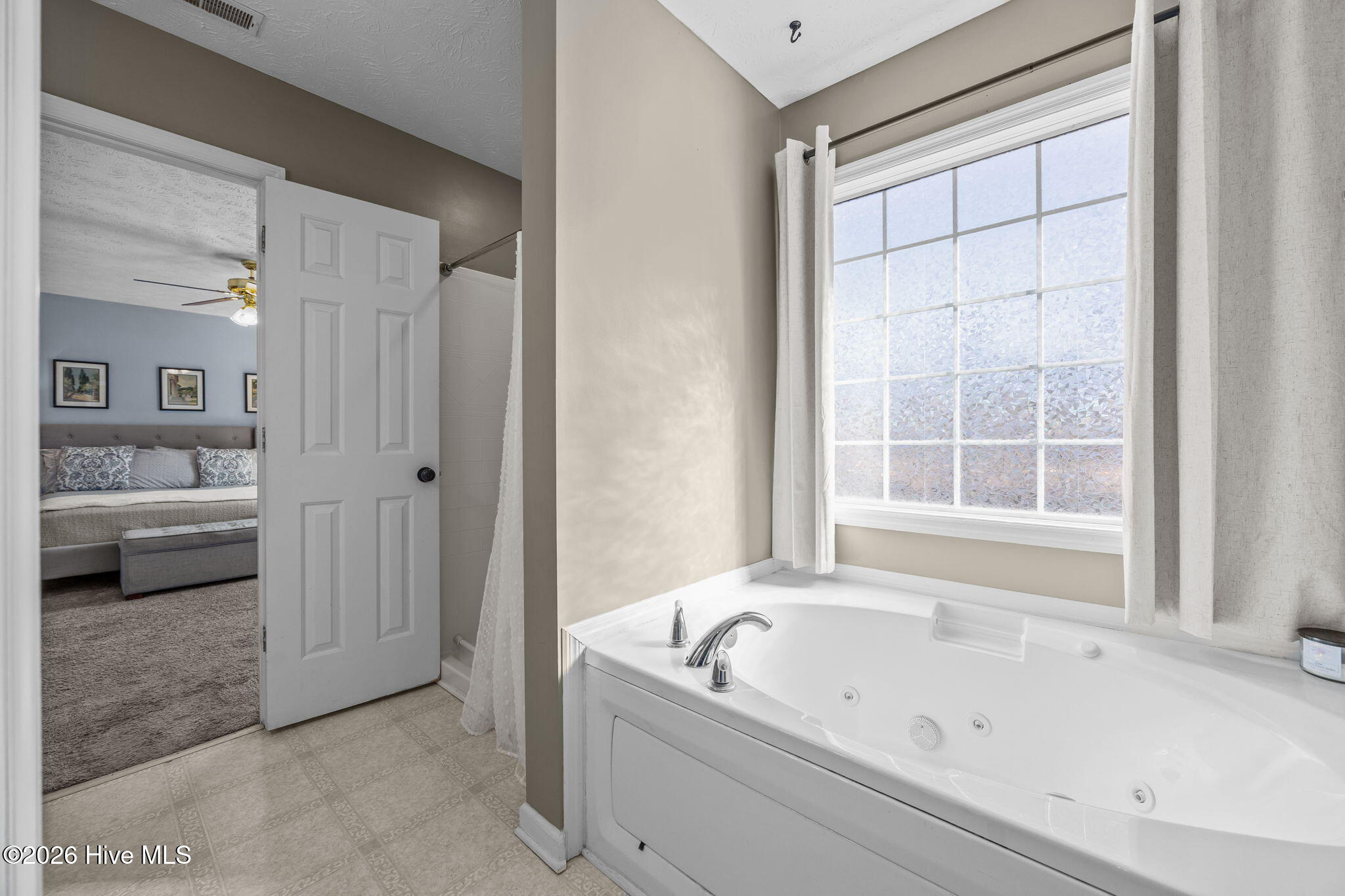 100549492 | Photo 29