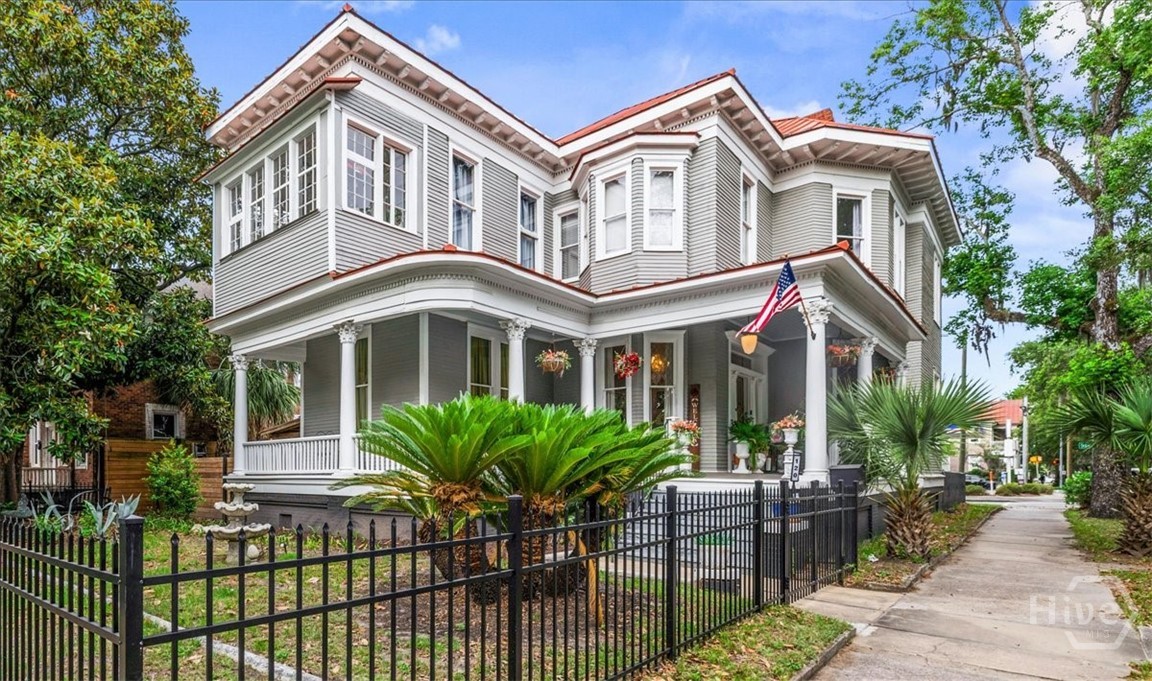 Homes for sale in Savannah, GA | 120 W 37th St, Savannah, GA 31401 | MLS# SA356941