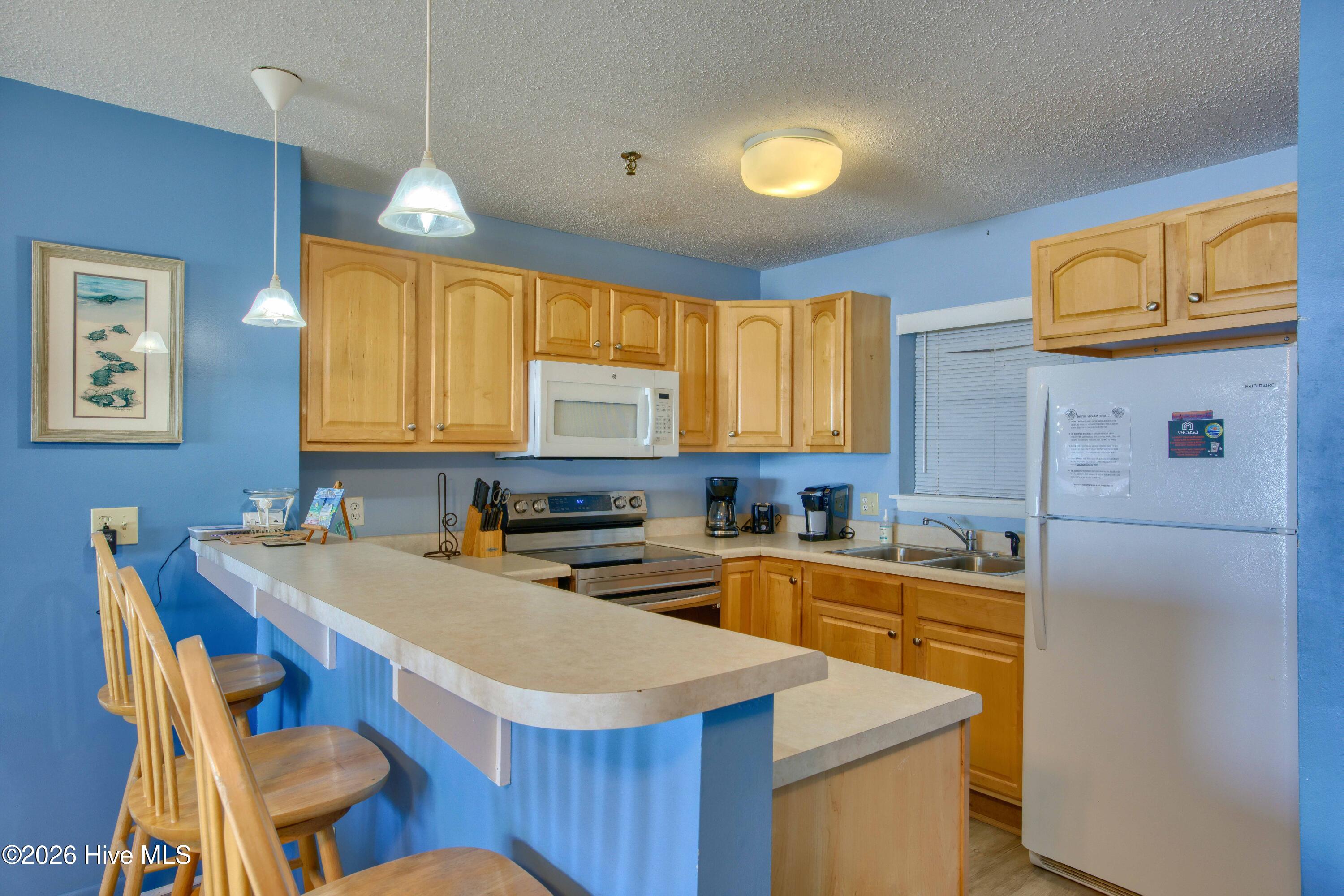 100560389 | Photo 11