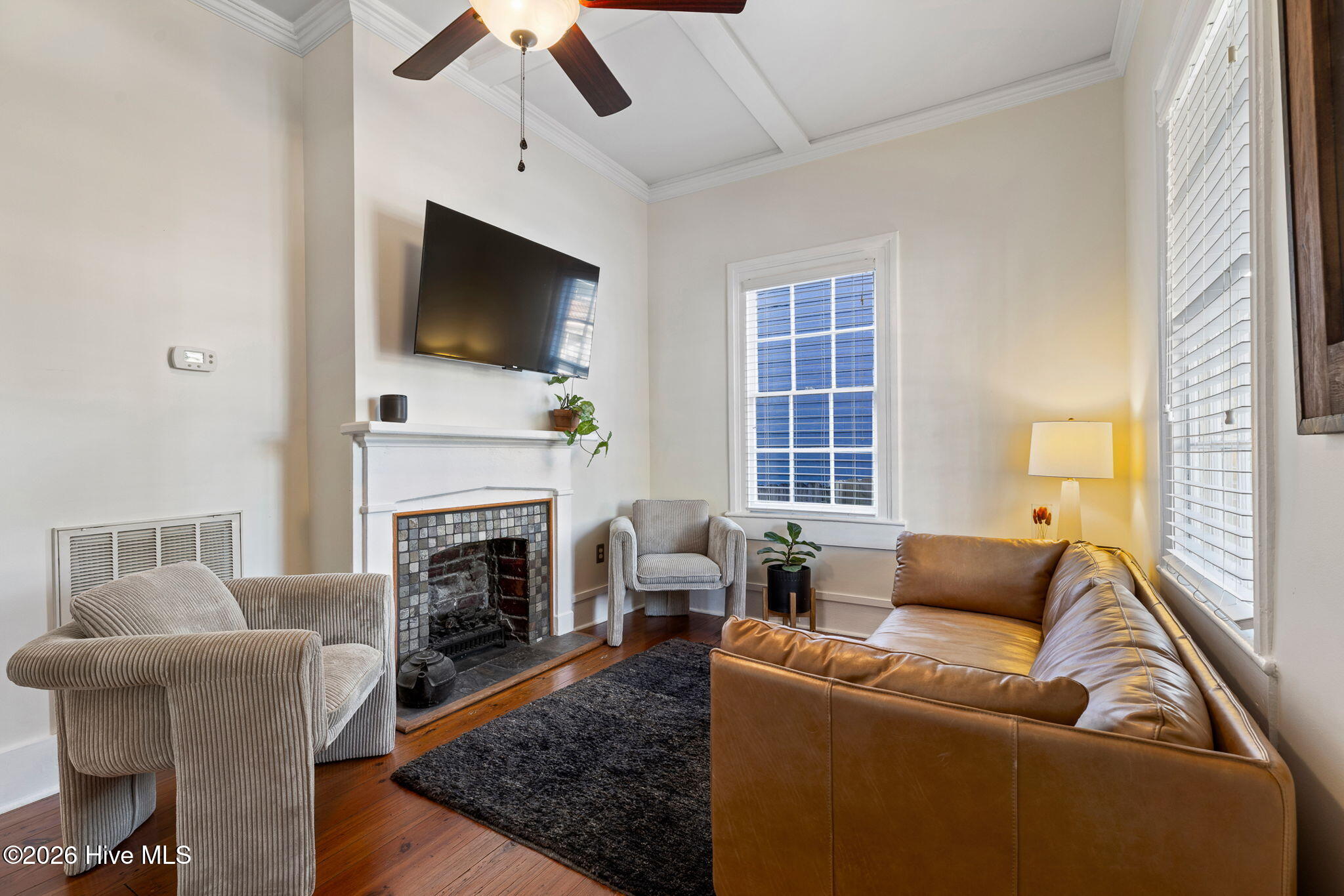 100550239 | Photo 12