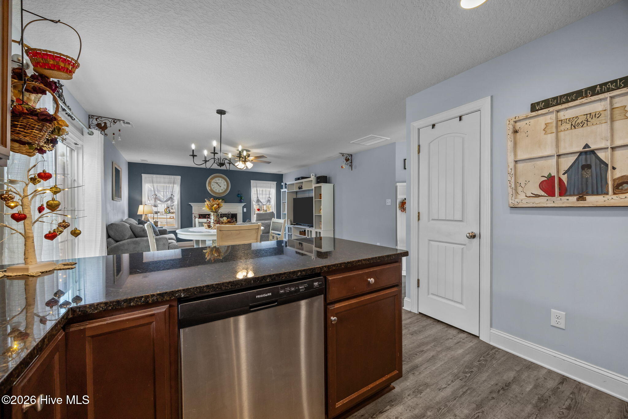 100551415 | Photo 22