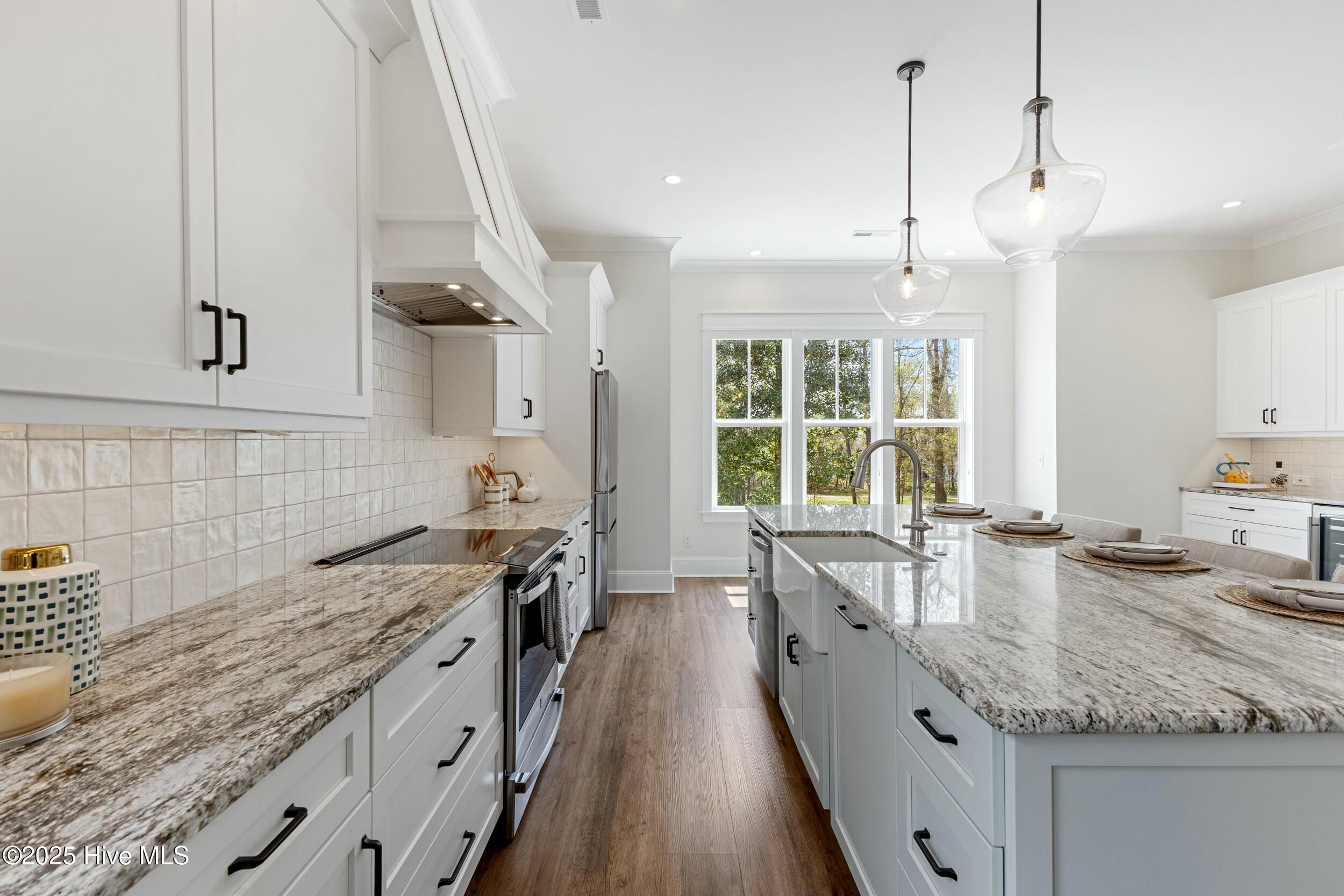 100498490 | Photo 22