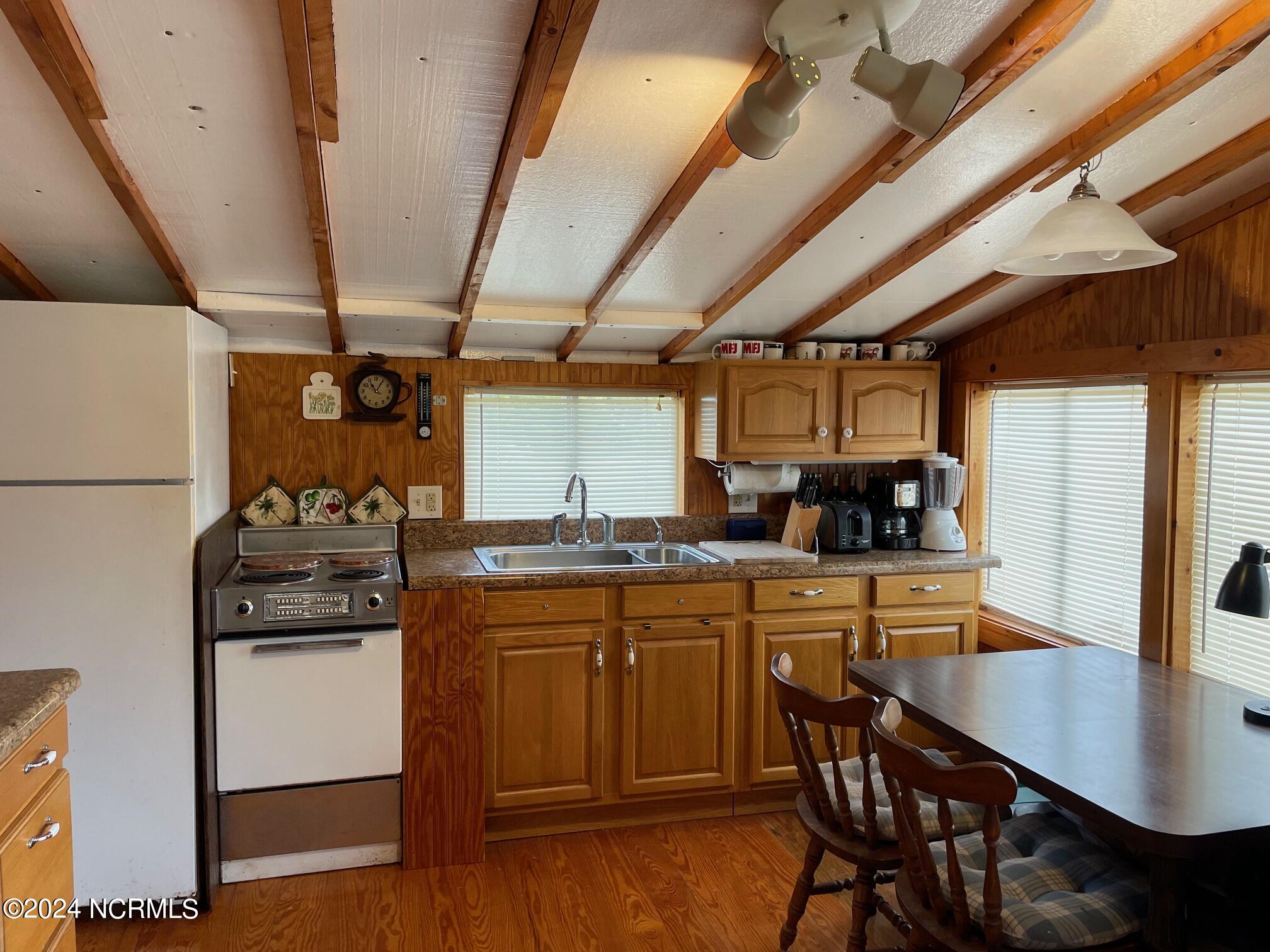 2604 Cedar Island Road,Cedar Island
