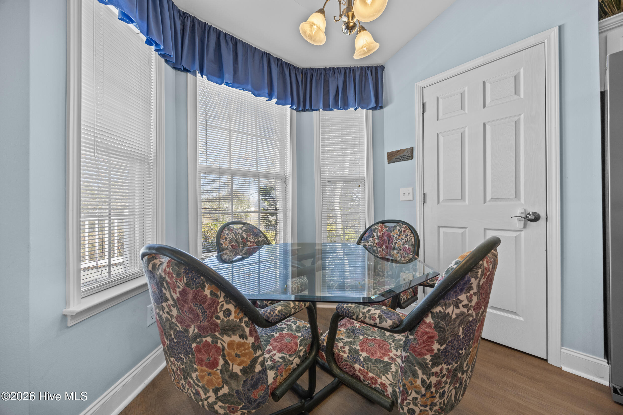 100555445 | Photo 16