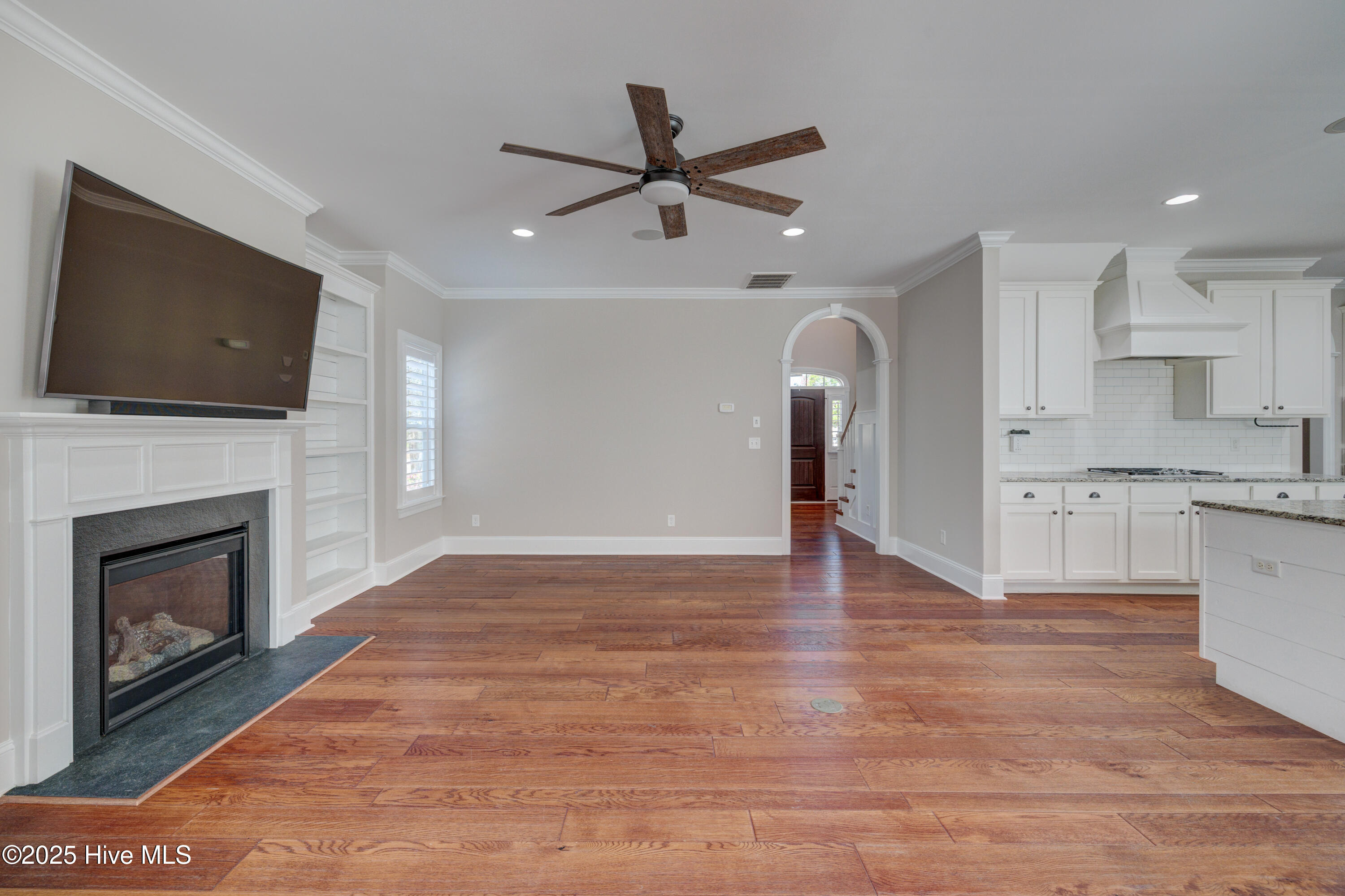 100496540 | Photo 26