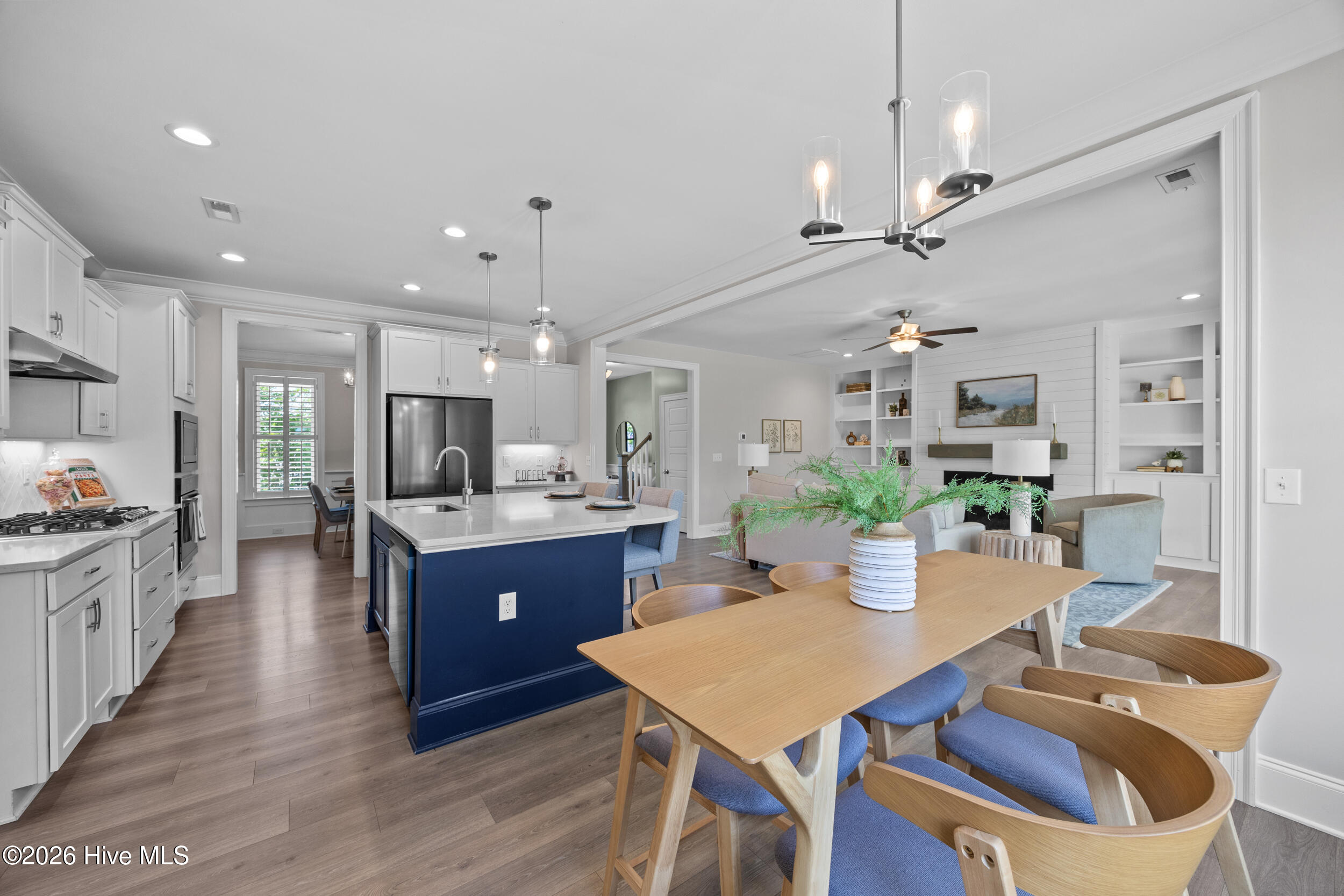 100567603 | Photo 11