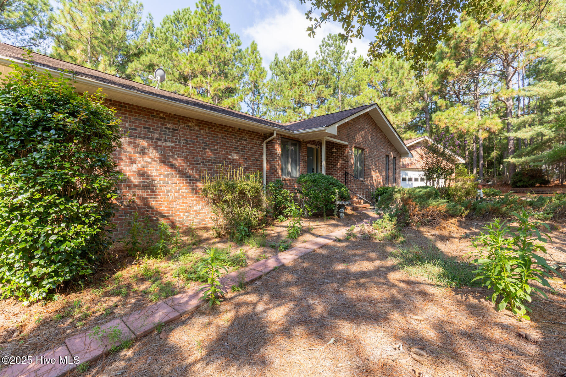 Homes for sale in West End, NC | 241 Firetree Ln, West End, NC 27376 | MLS# 100526114