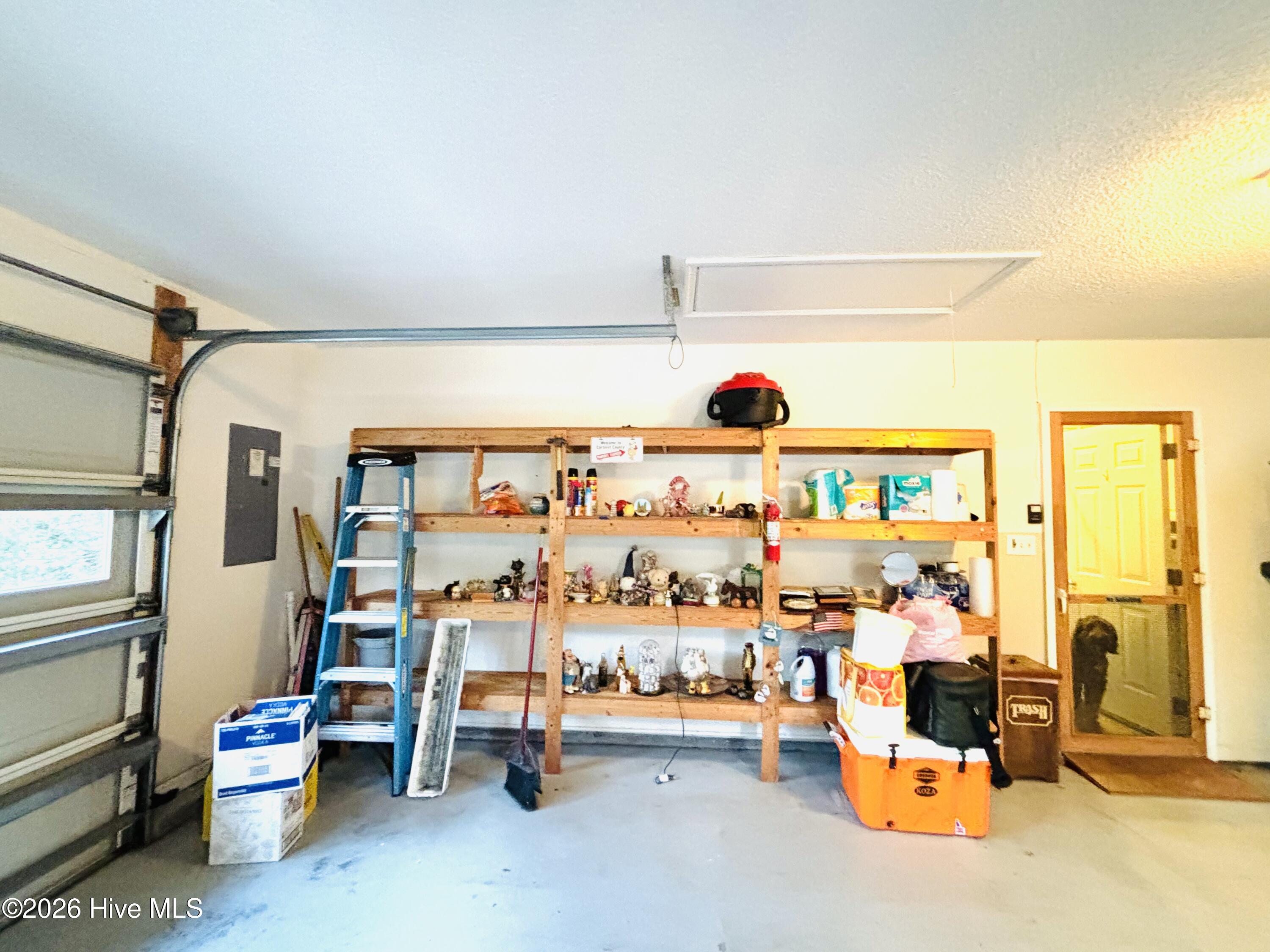 100561448 | Photo 26