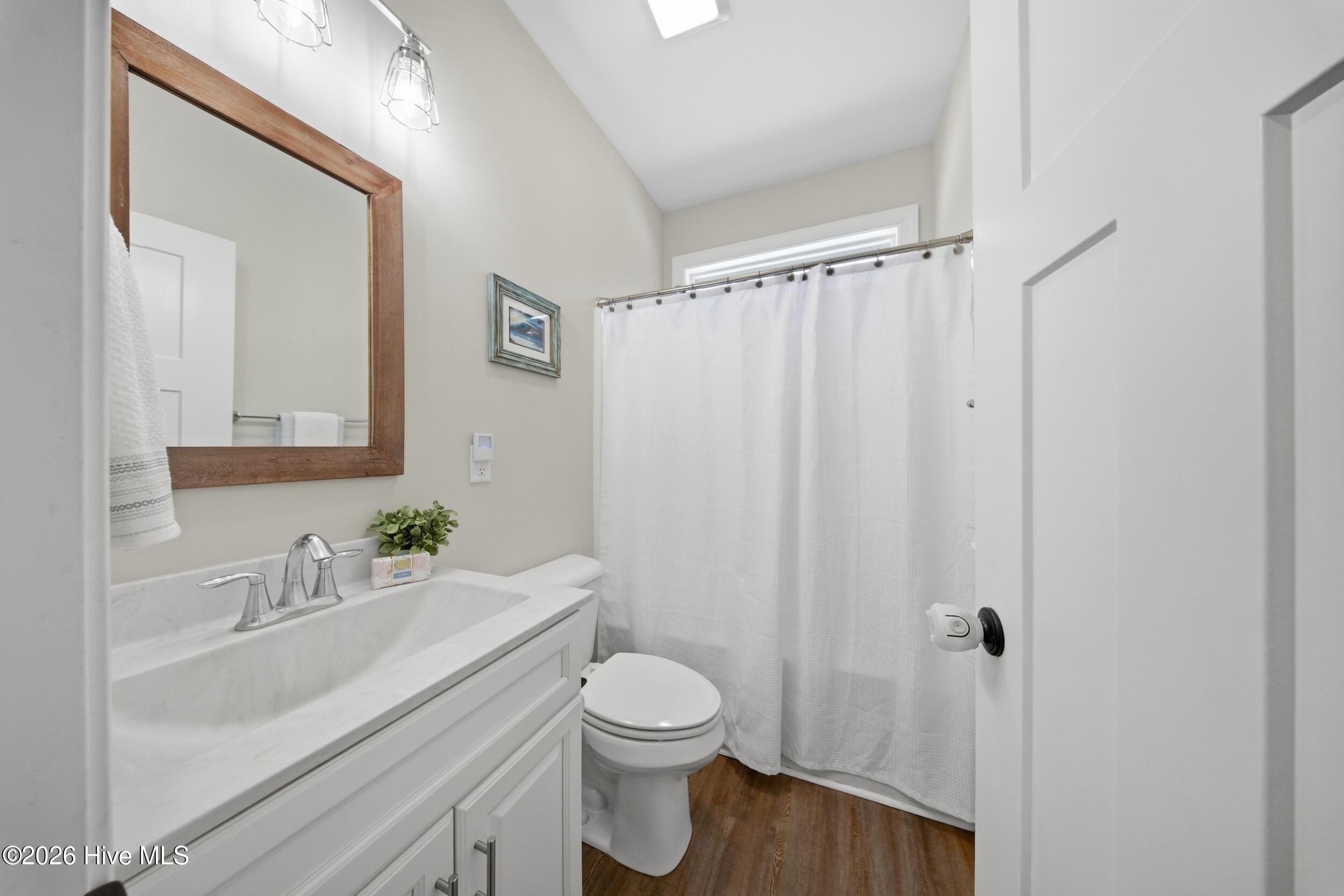 100565388 | Photo 48