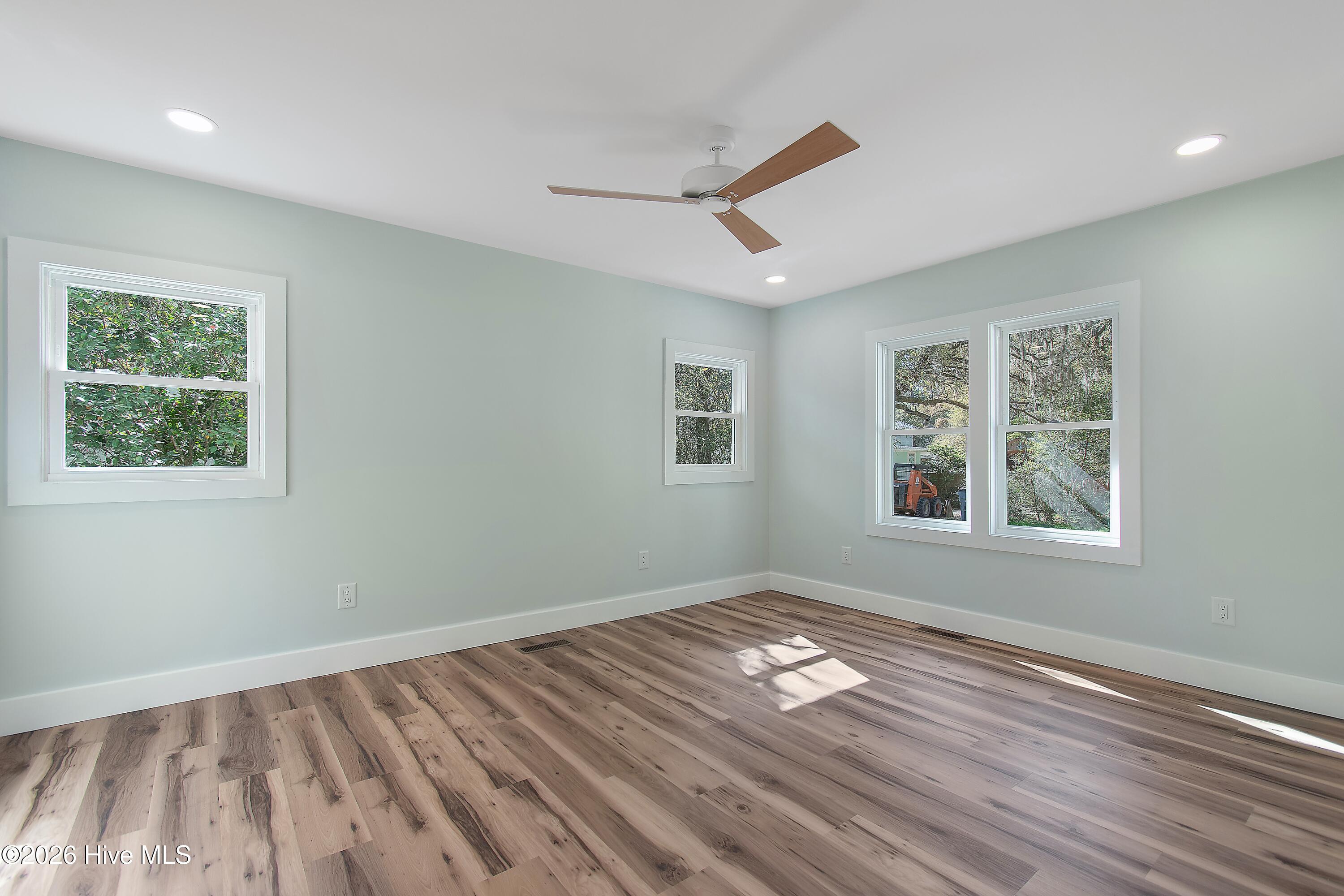 100564131 | Photo 19