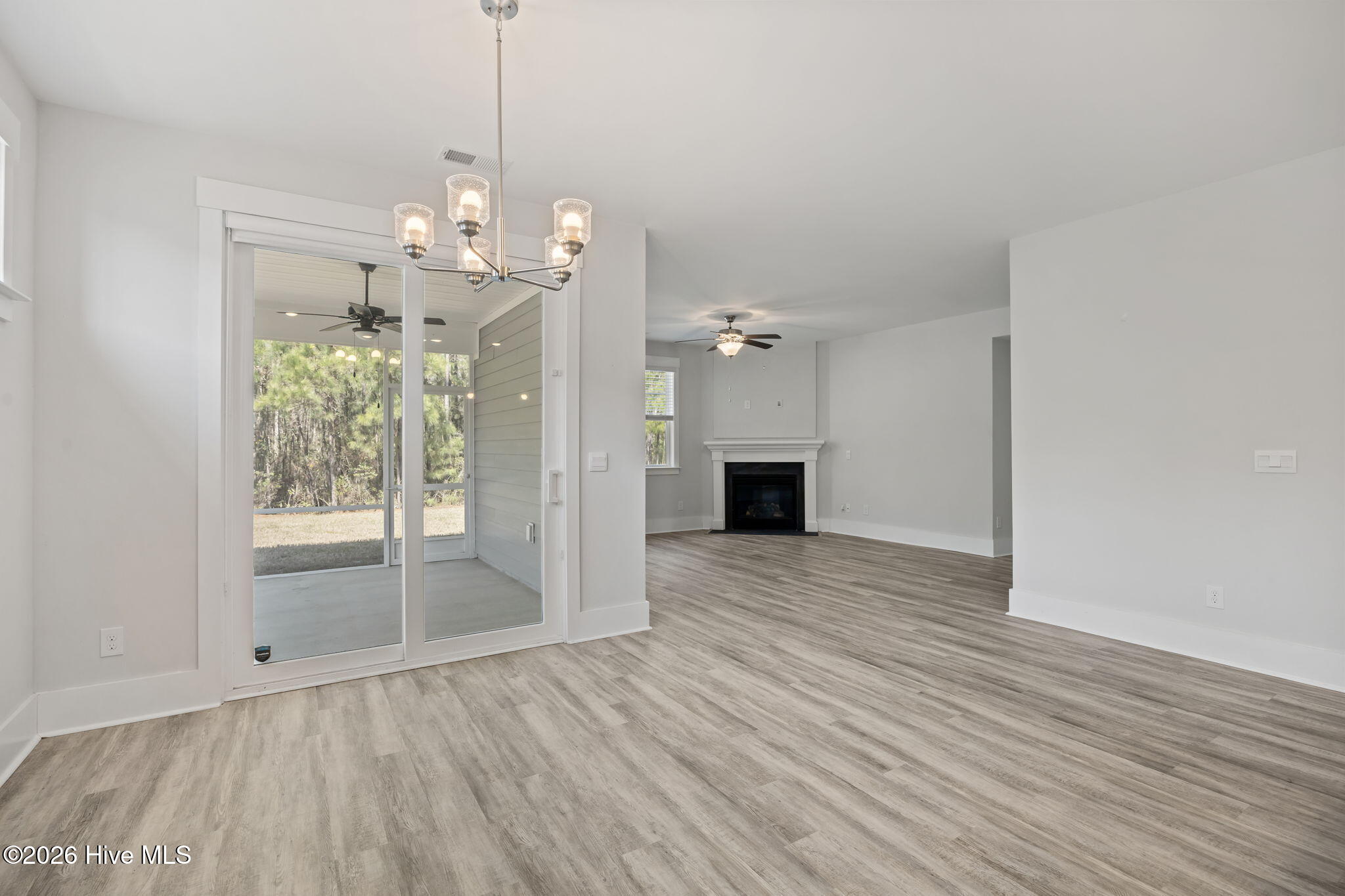 100563130 | Photo 20