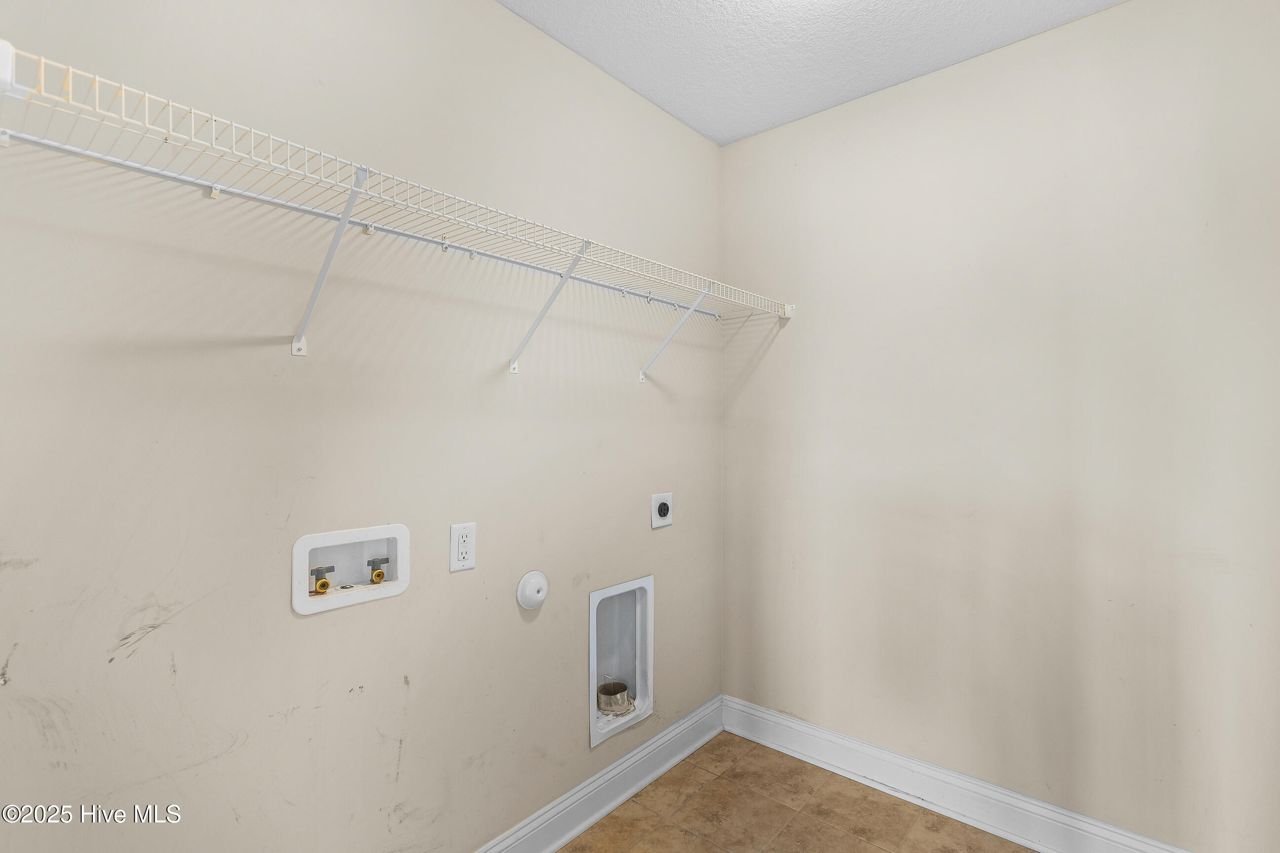 324 Catamaran Road, Swansboro, NC 28584 – photo 18: Laundry Room