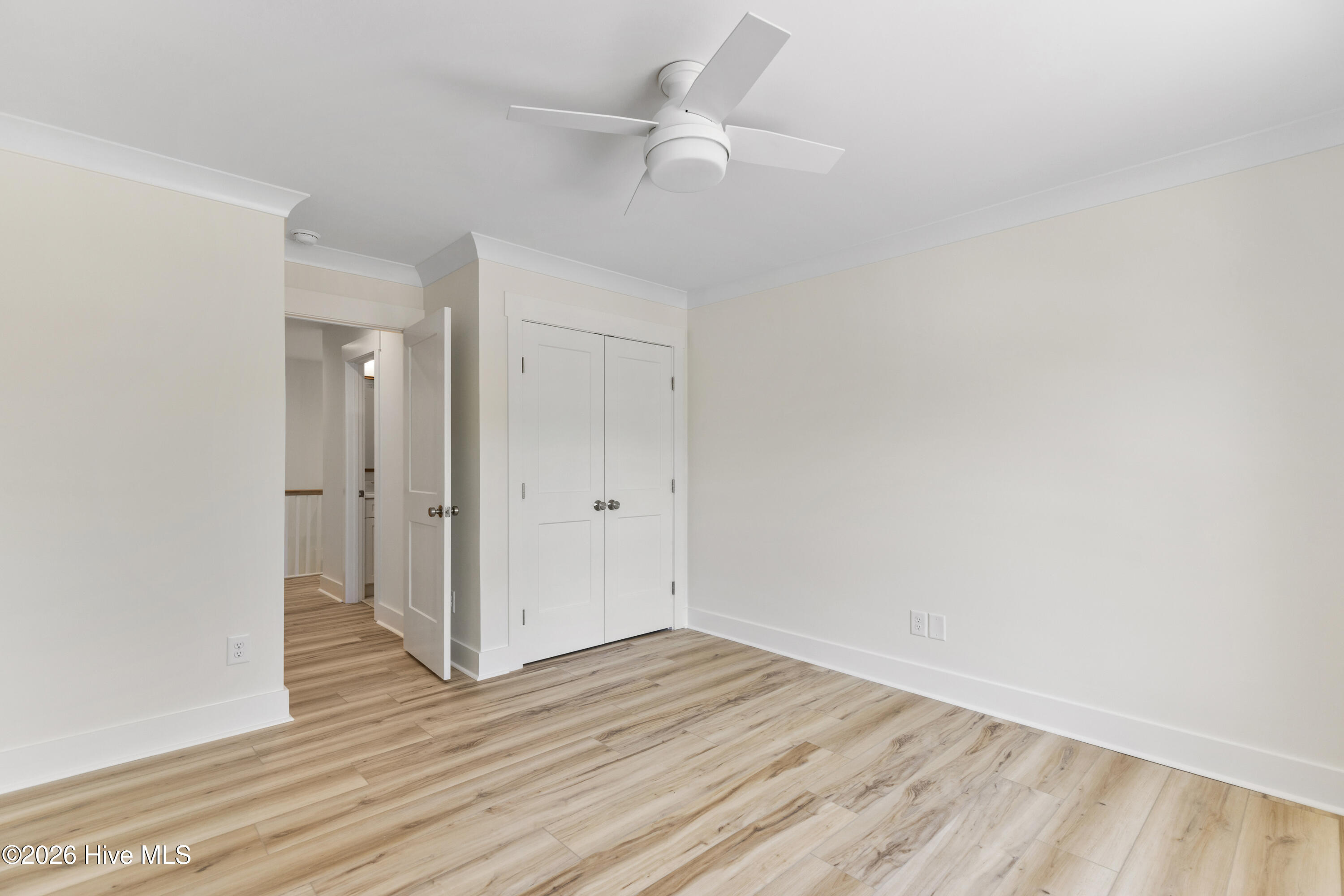 100553830 | Photo 38