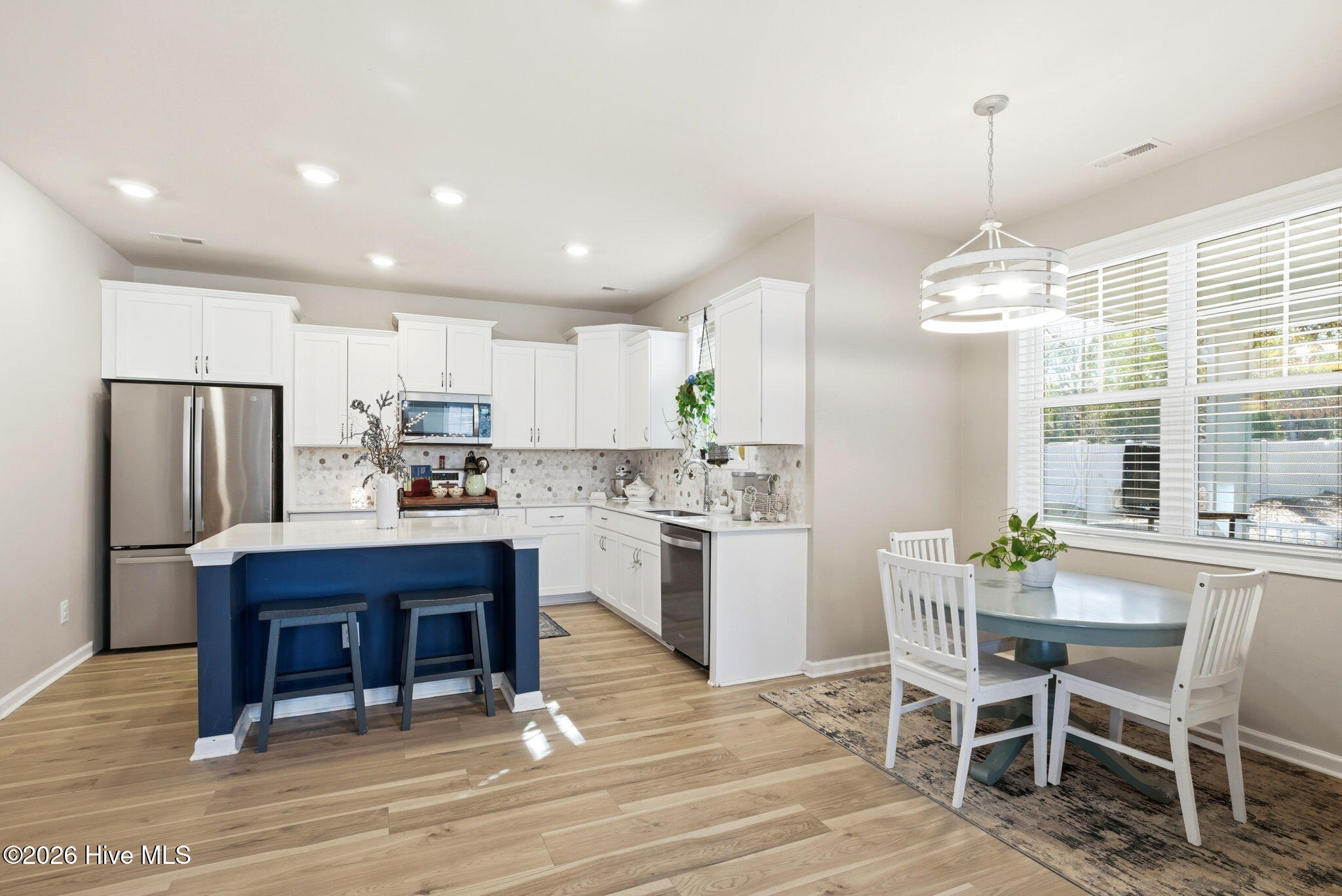 100559048 | Photo 11