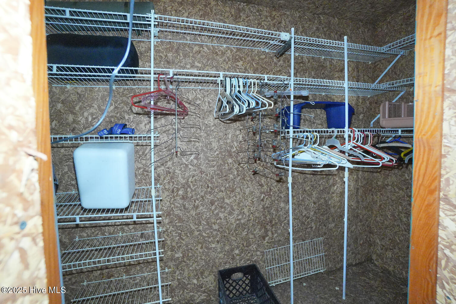 100534449 | Photo 38