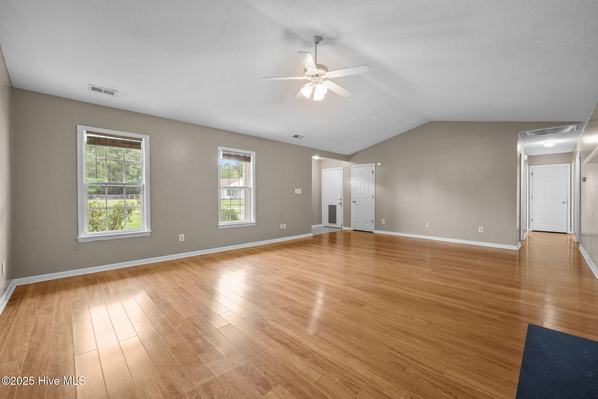 40-web-or-mls-529 Blackberry Ct. 9