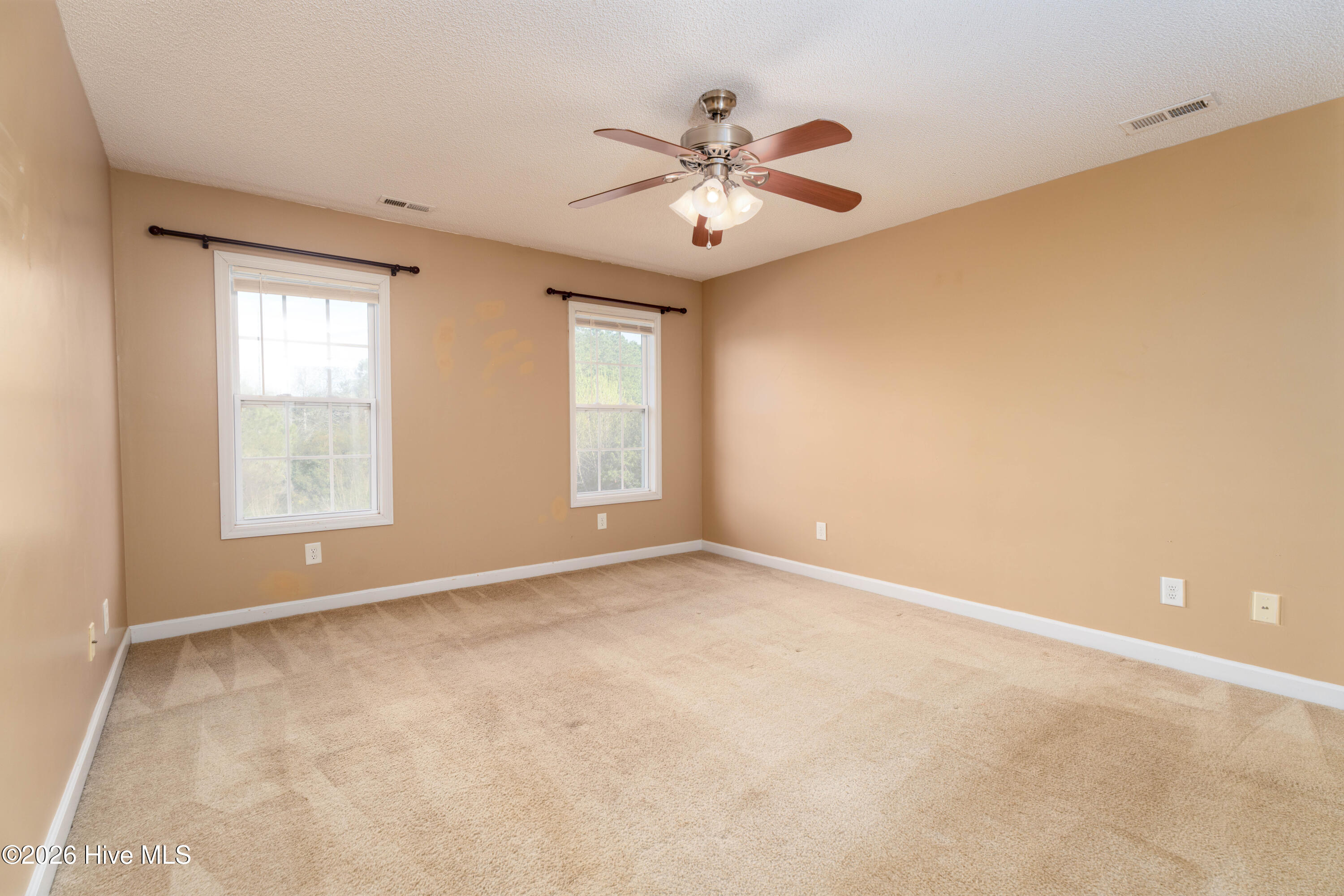 100560266 | Photo 12