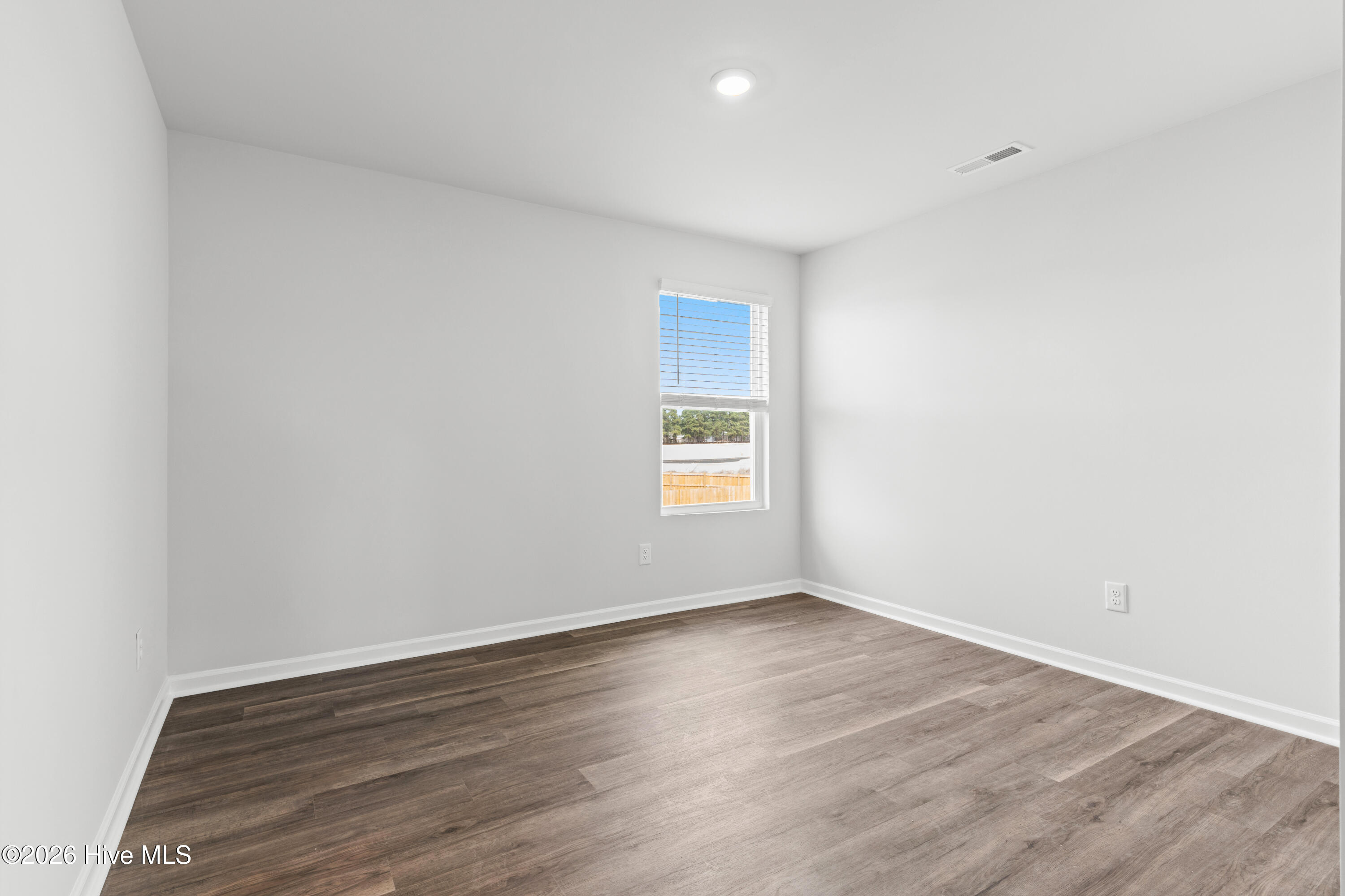 100538975 | Photo 32