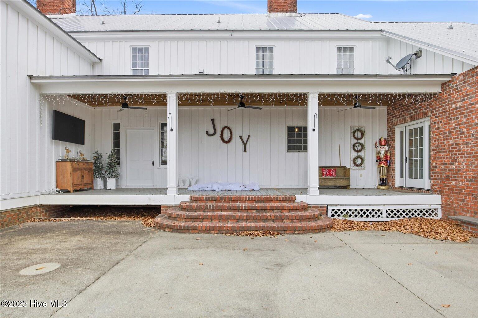 100545633 | Photo 10