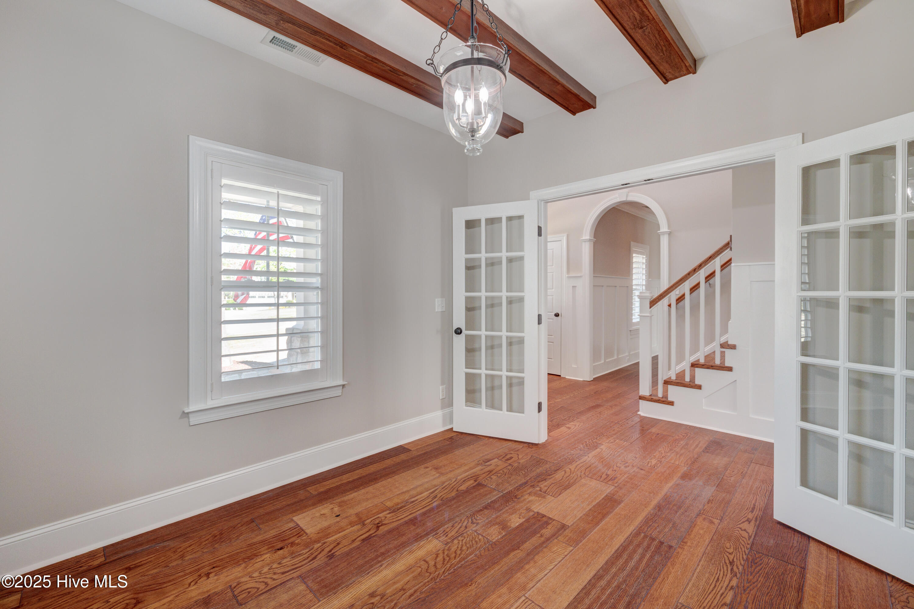 100496540 | Photo 10