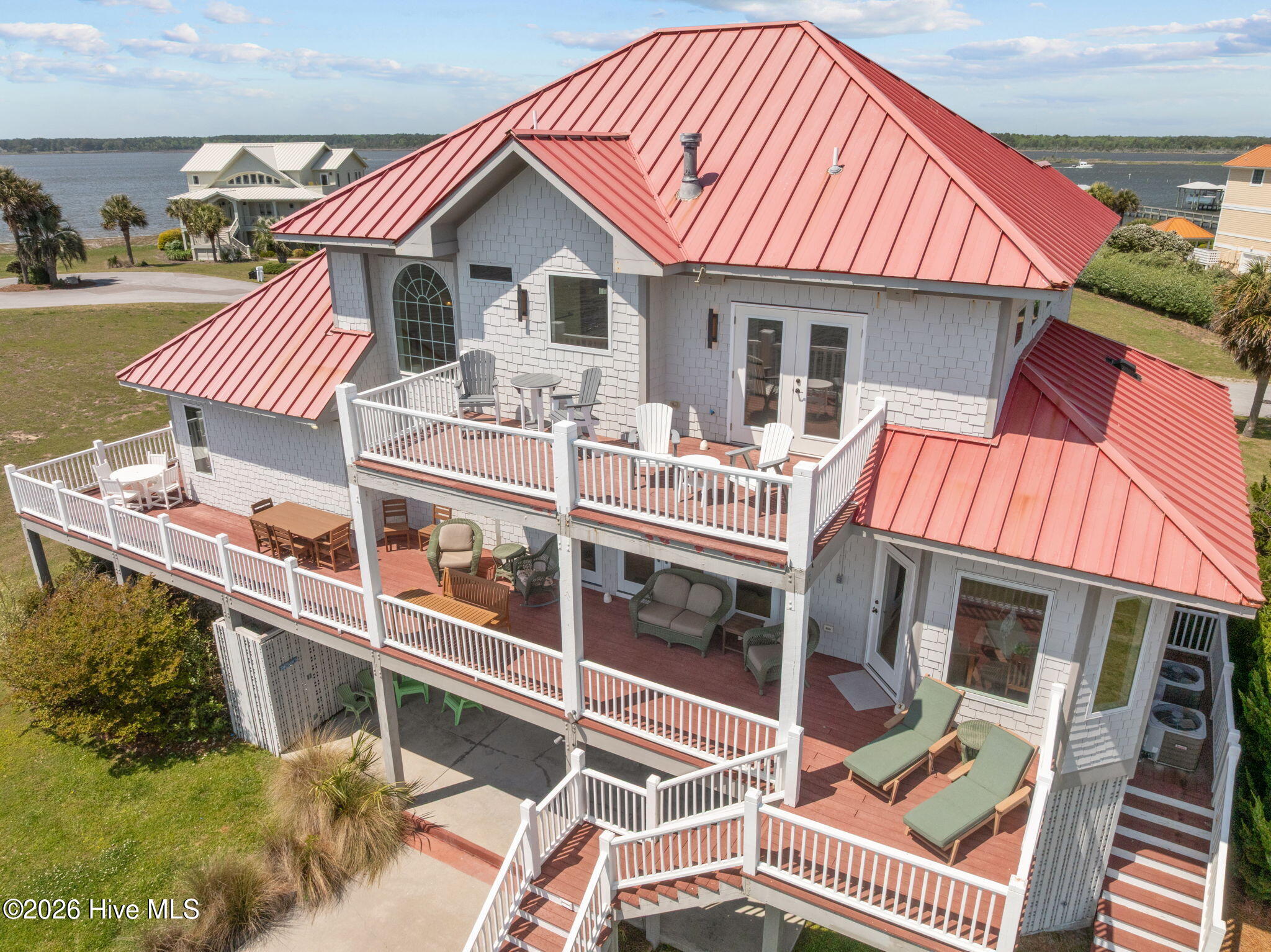 100568549 | Photo 80