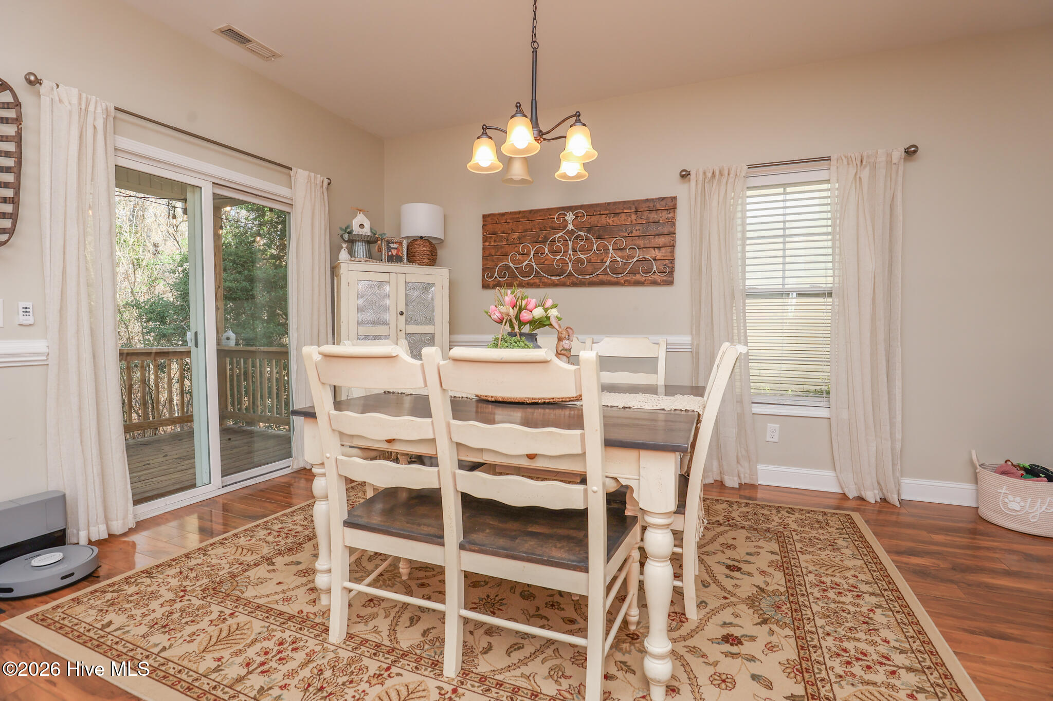 100559390 | Photo 18