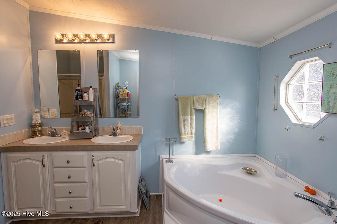 100484283 | Photo 18