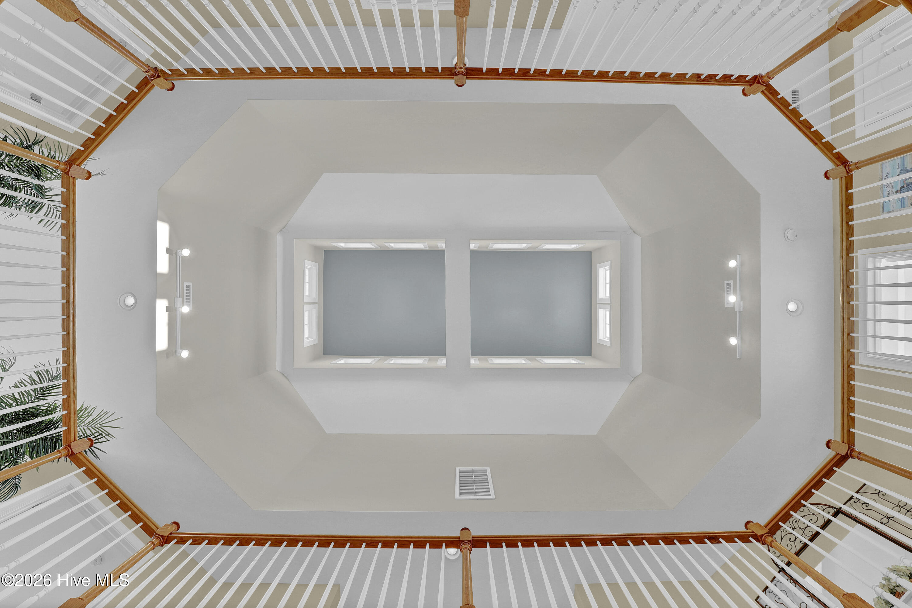 100559155 | Photo 15