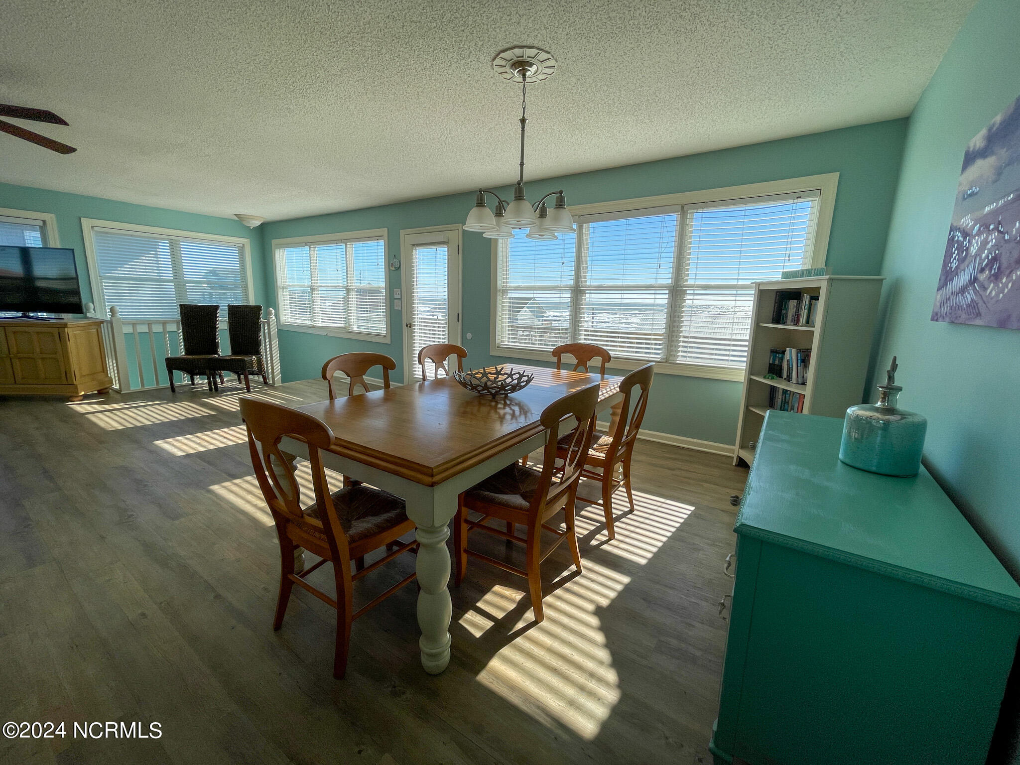 100547664 | Photo 18