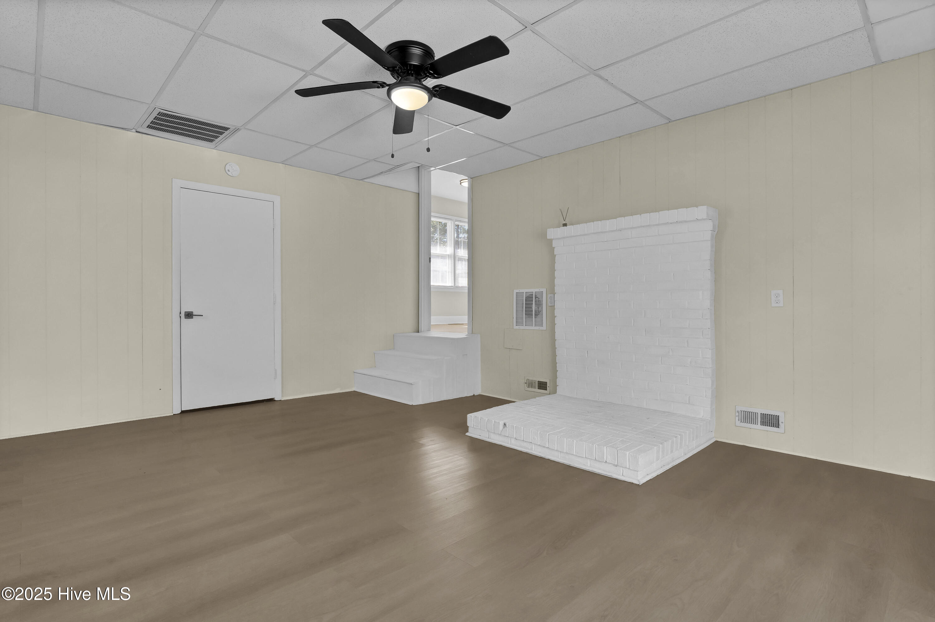 100534671 | Photo 28