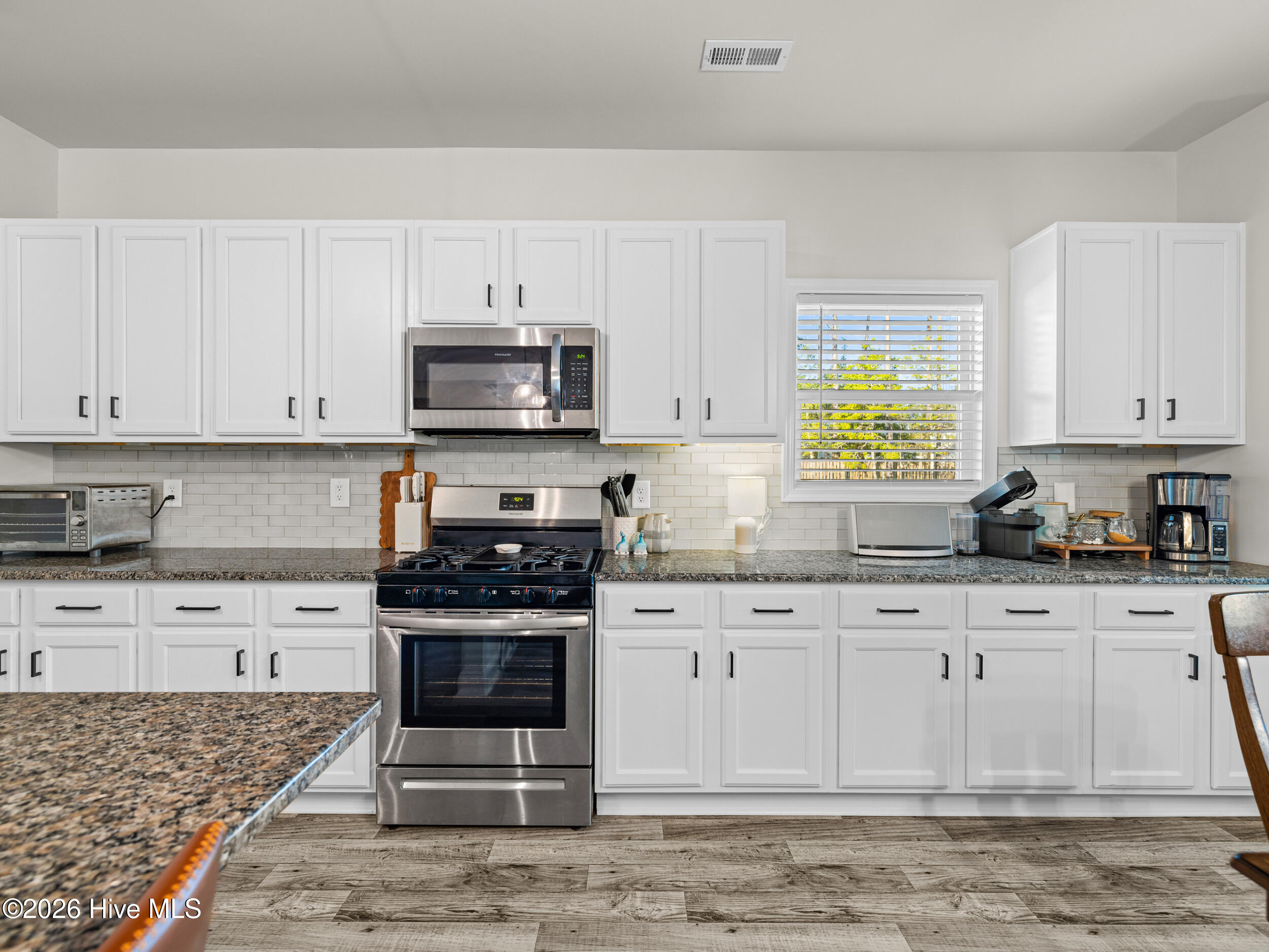 100565919 | Photo 19