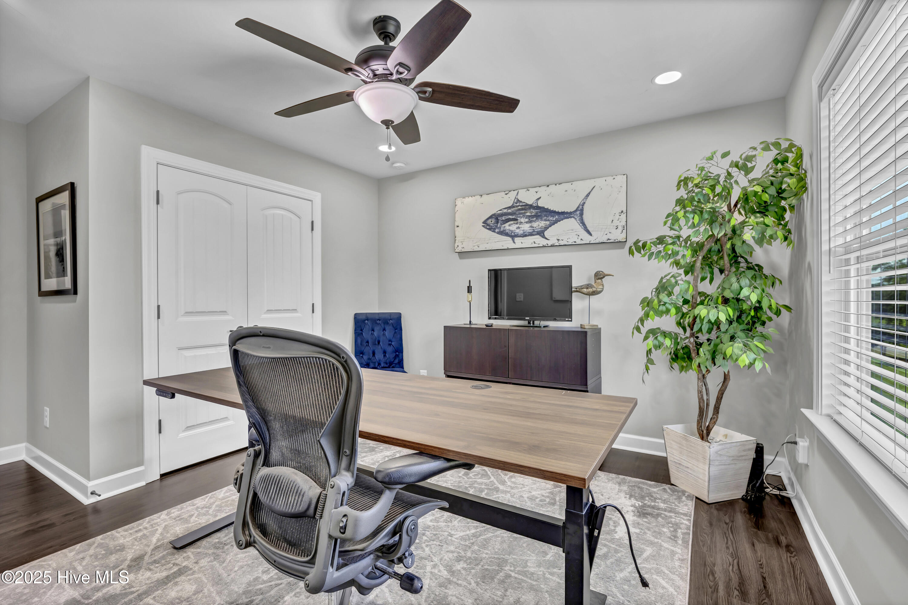 100519414 | Photo 42