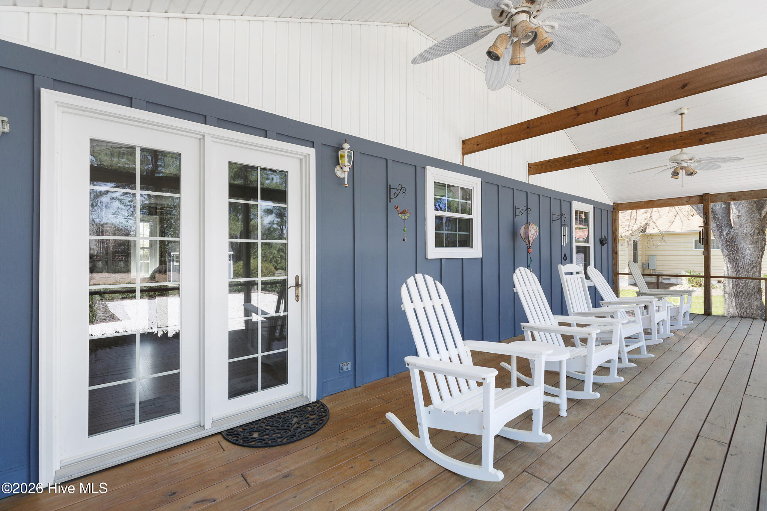 100565363 | Photo 38