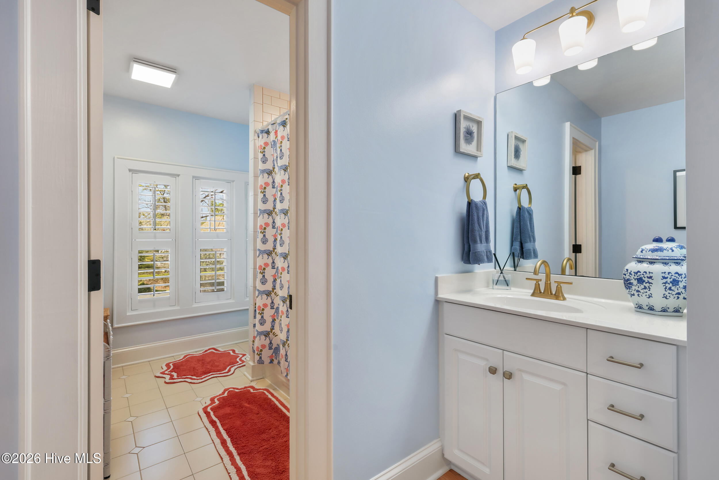 100562808 | Photo 25