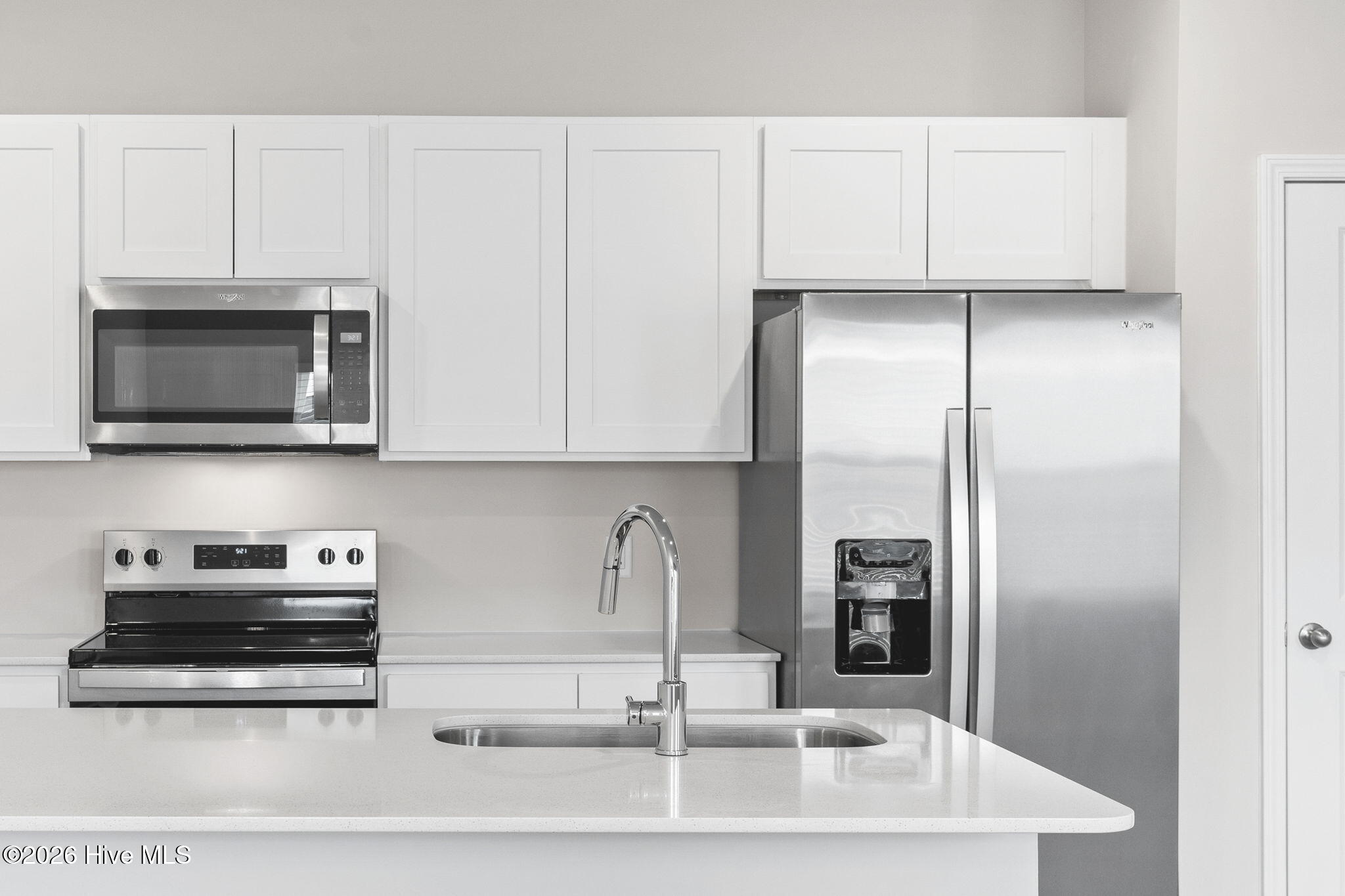 100514183 | Photo 14