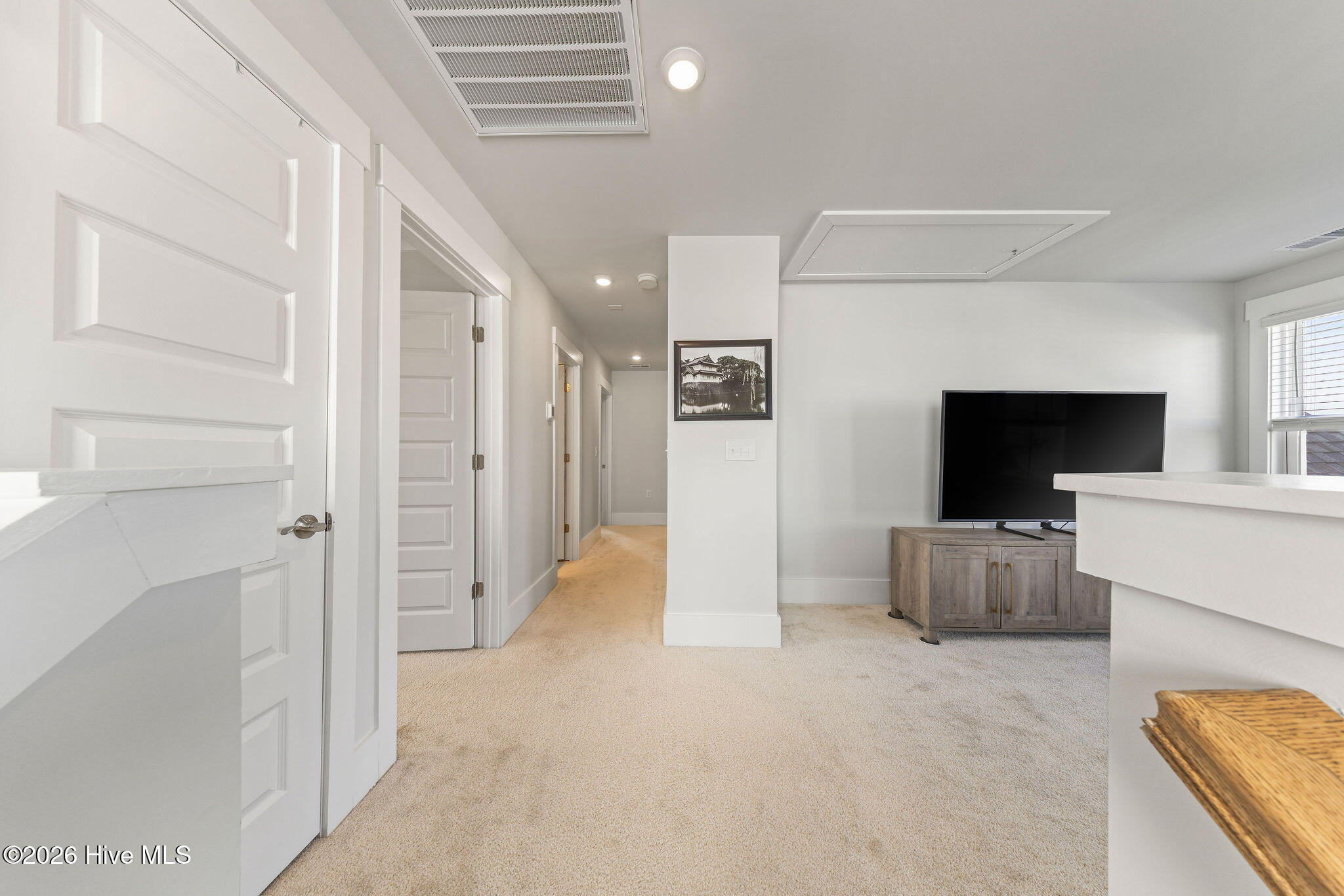 100548010 | Photo 20