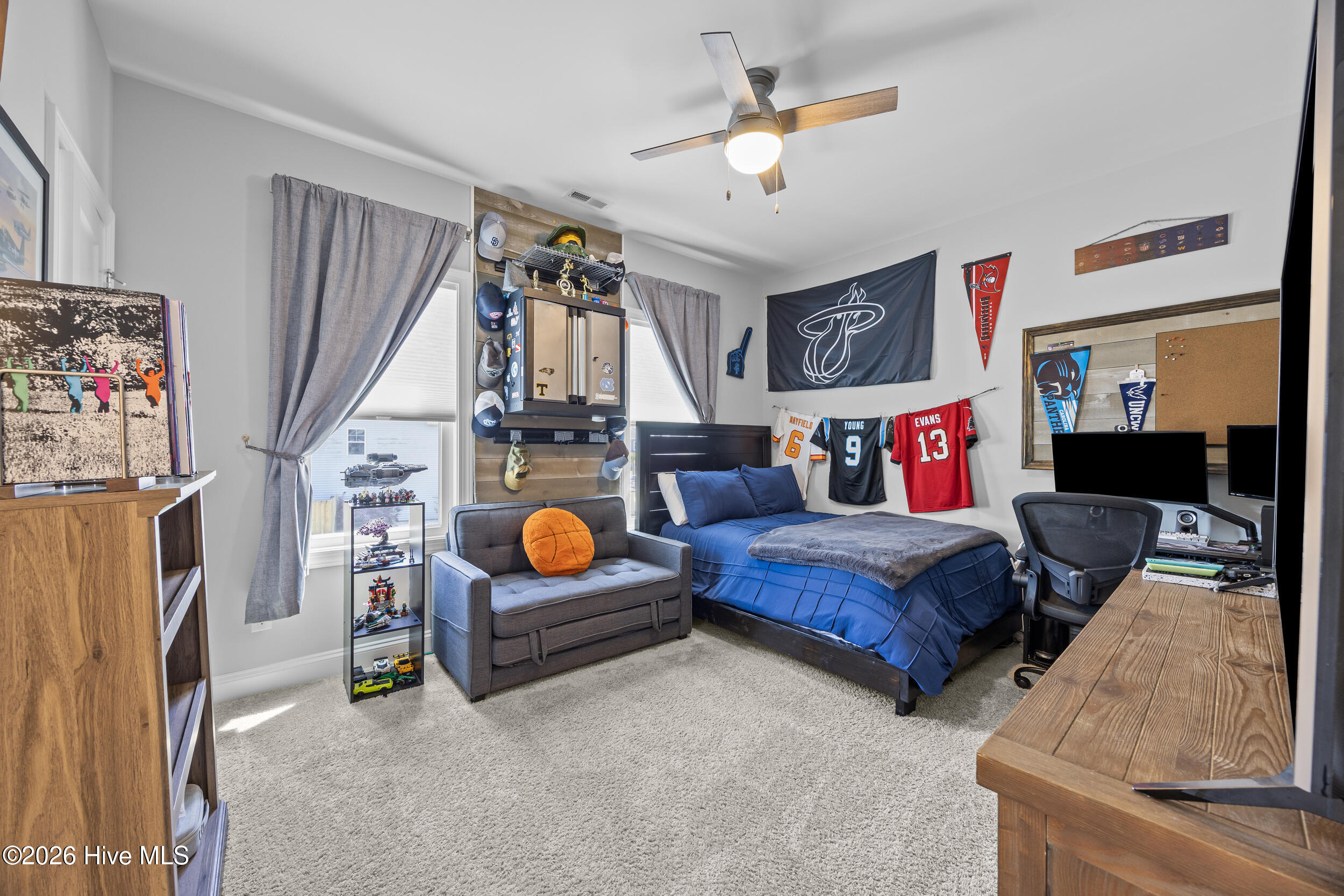 100570298 | Photo 34