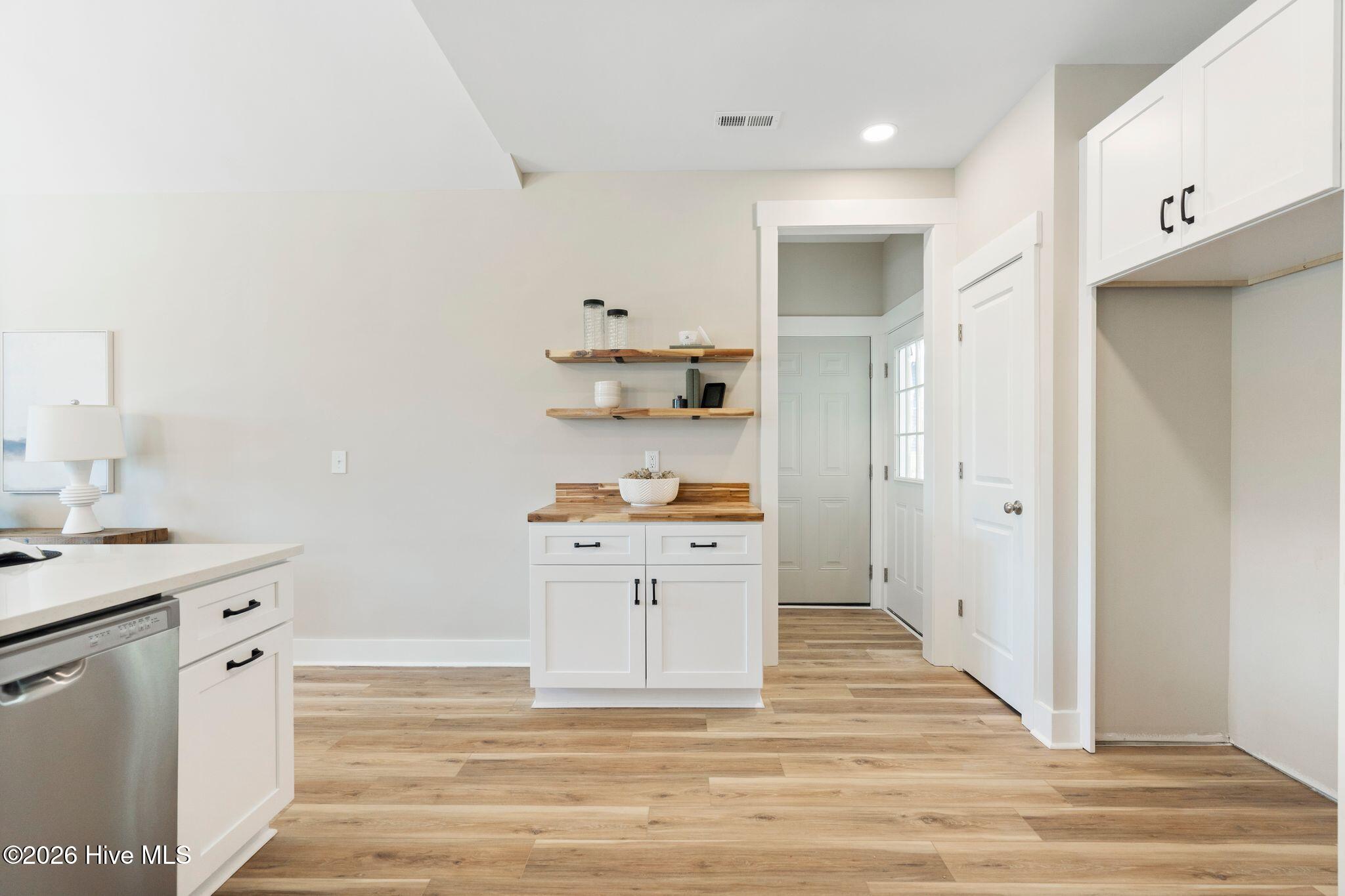 100558463 | Photo 30