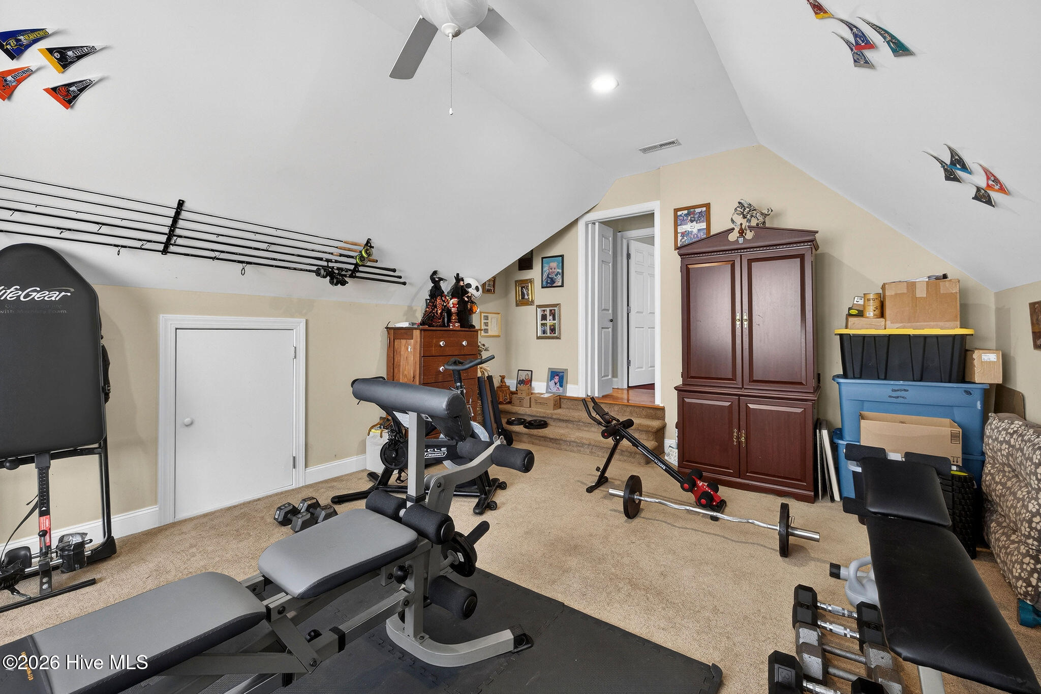 100568034 | Photo 24