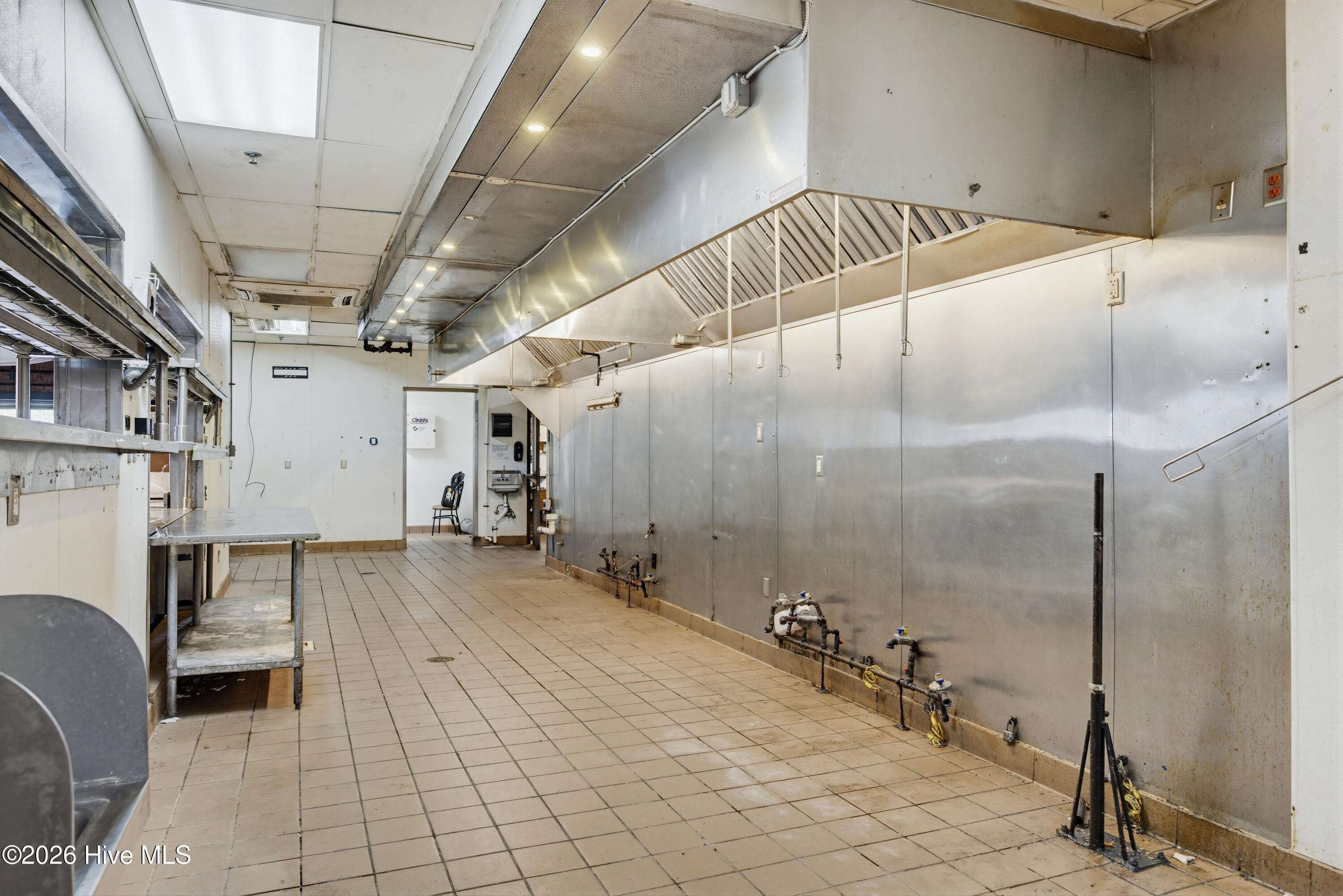 302 Western Blvd - Interiors_22