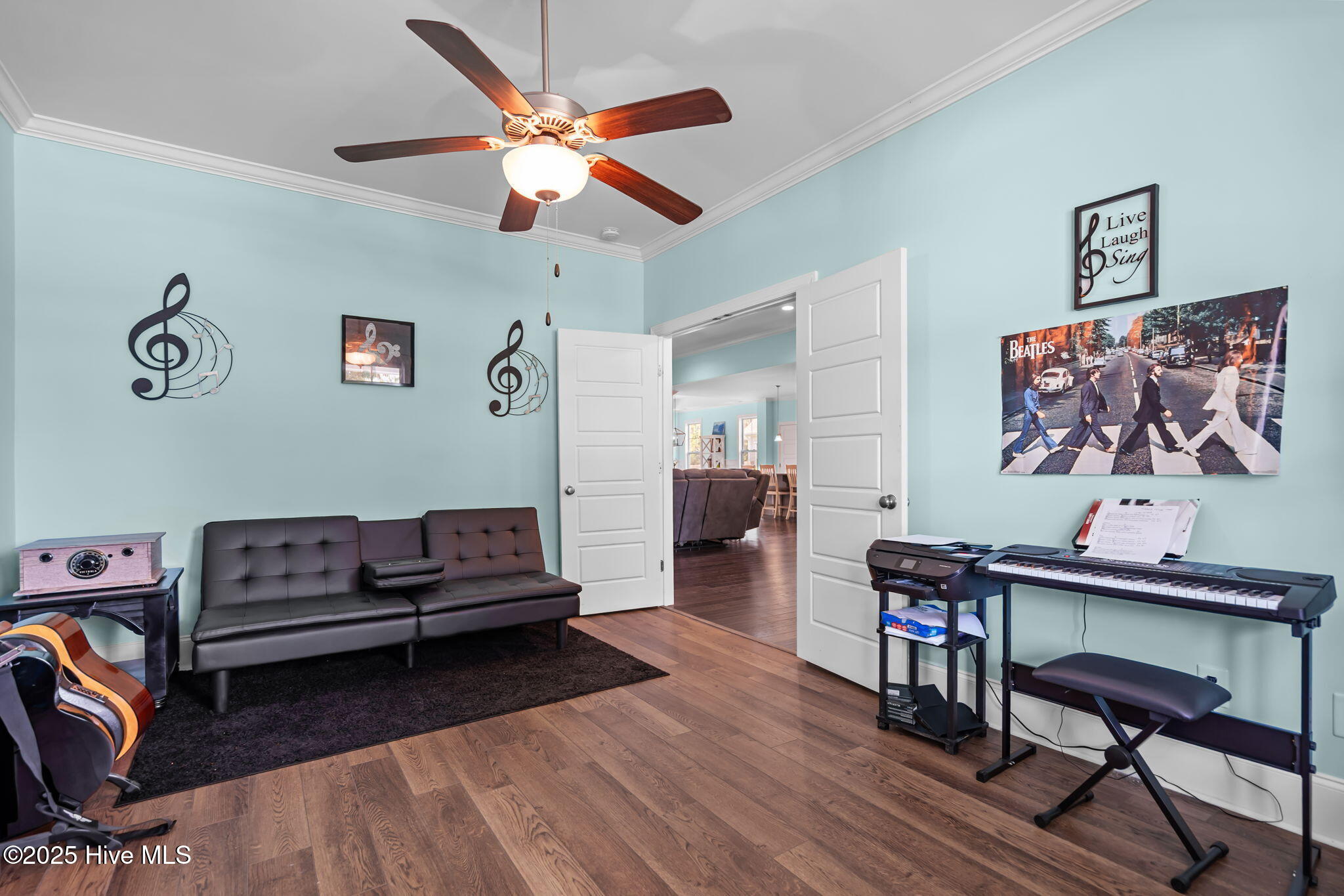 100525866 | Photo 42