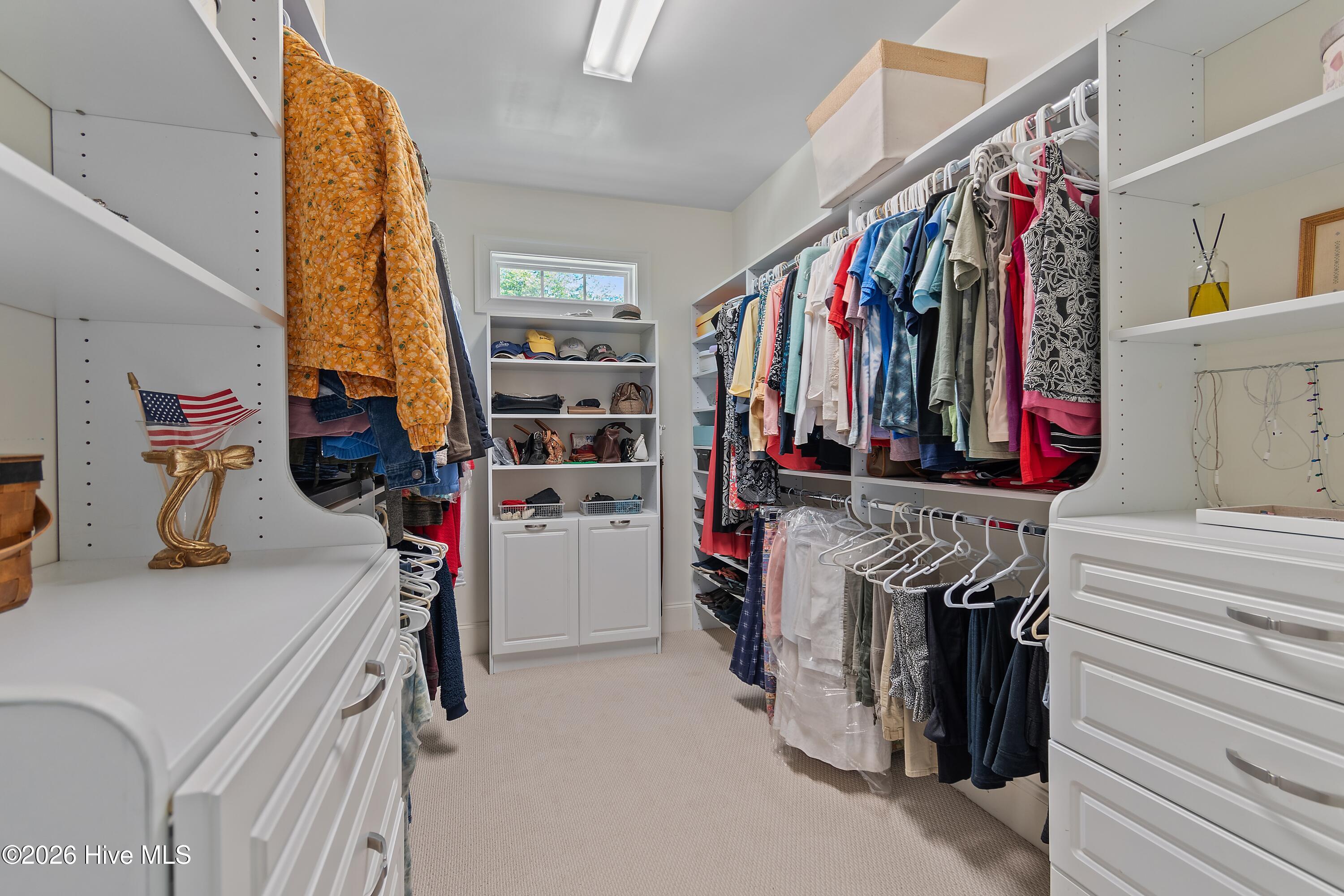 100567309 | Photo 49